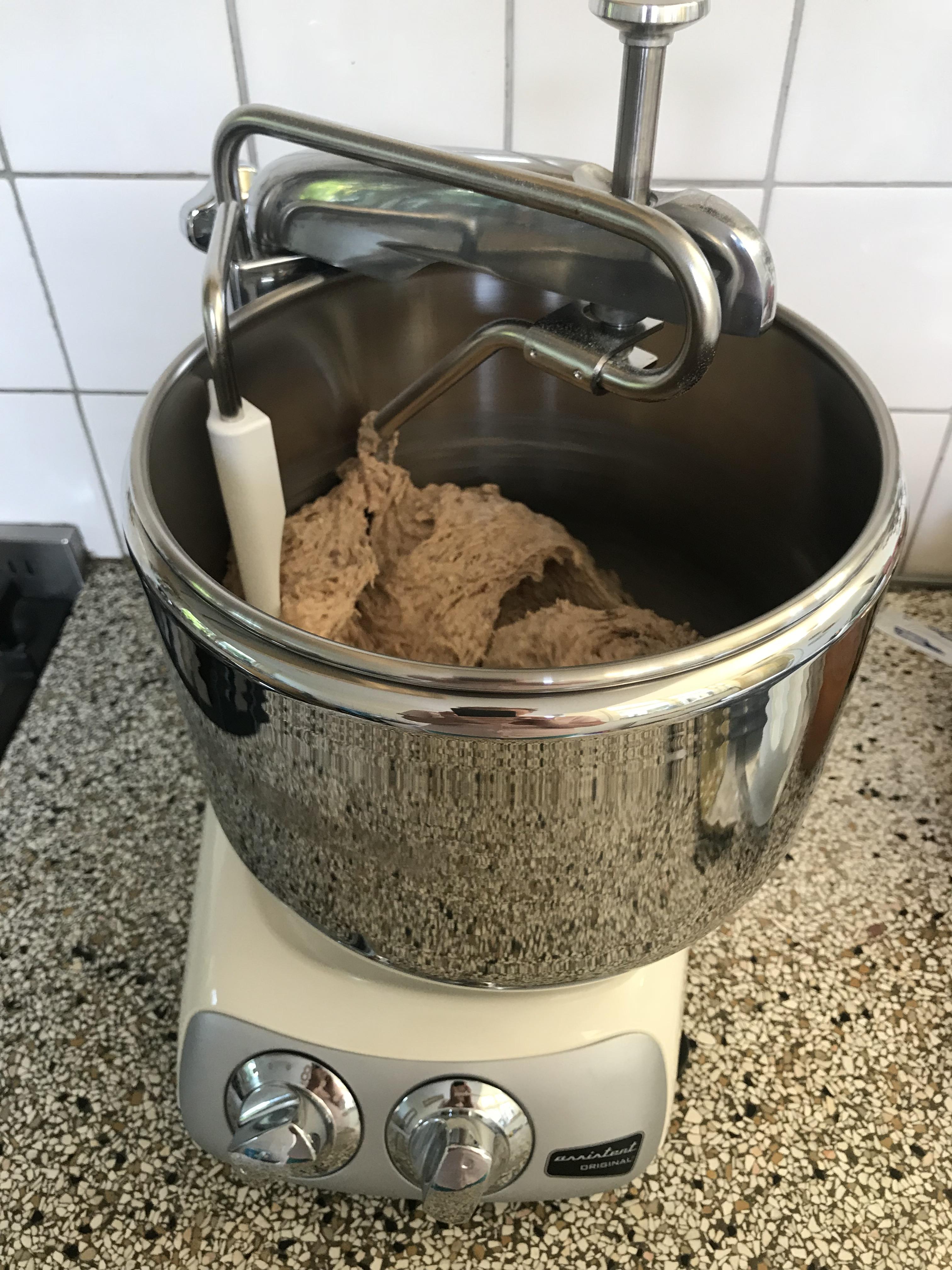 Just bought the Ankarsrum assistent. Very excited! r/Breadit