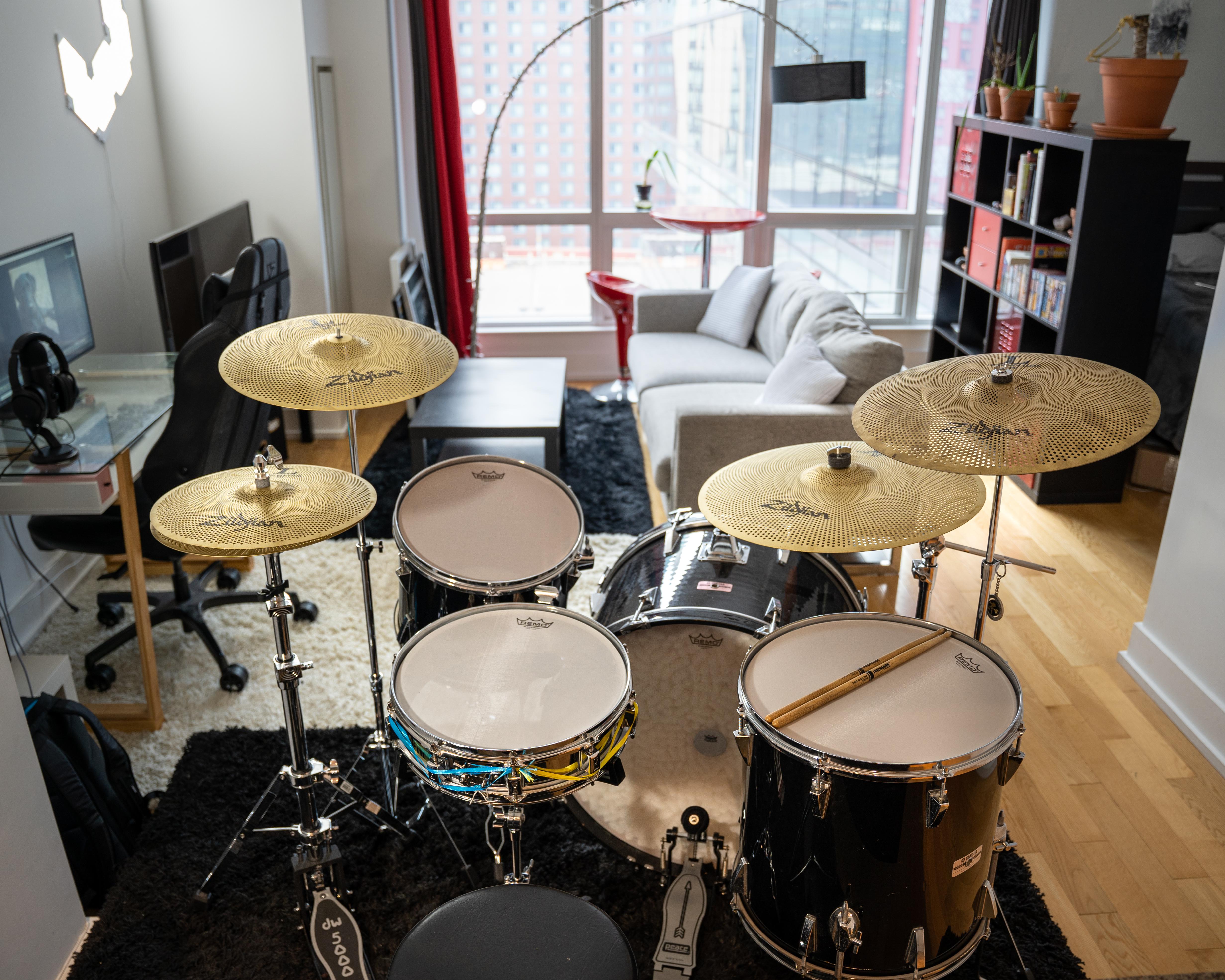 My first kit pic to r/drums! ) So happy that SilentStrokes and L80's