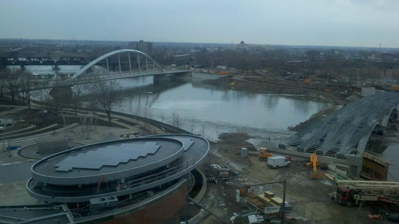 Construction of Bicentennial Park and Rich Street bridge. r/Columbus