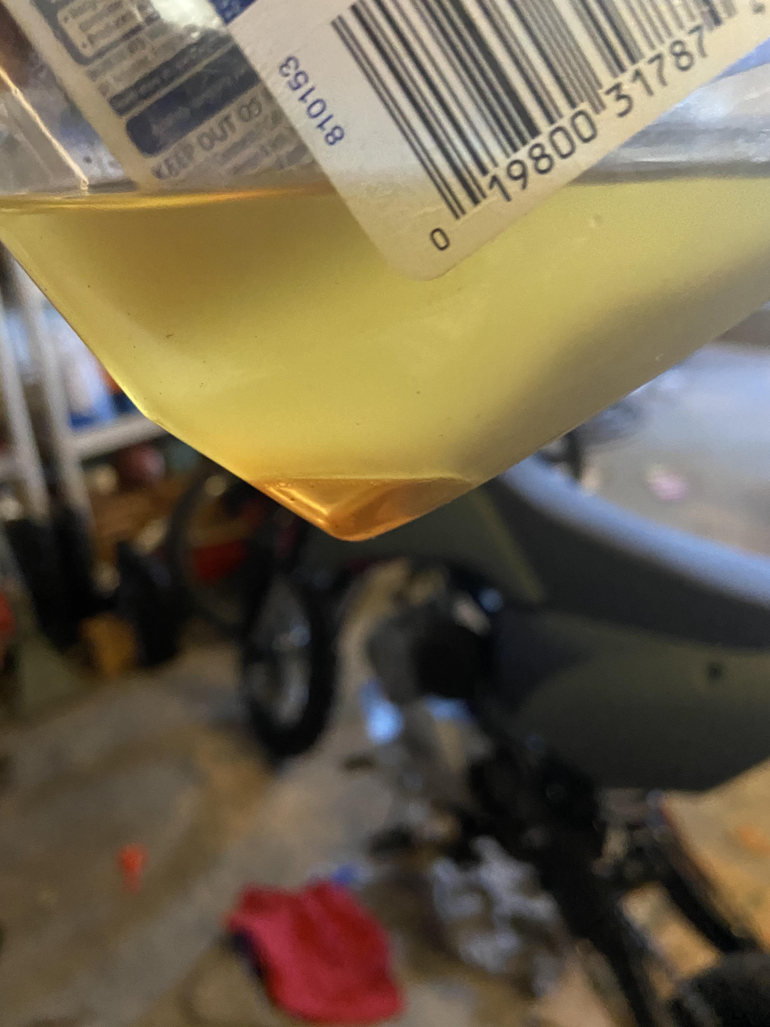 Don’t think gas is supposed to be like that r/Dirtbikes