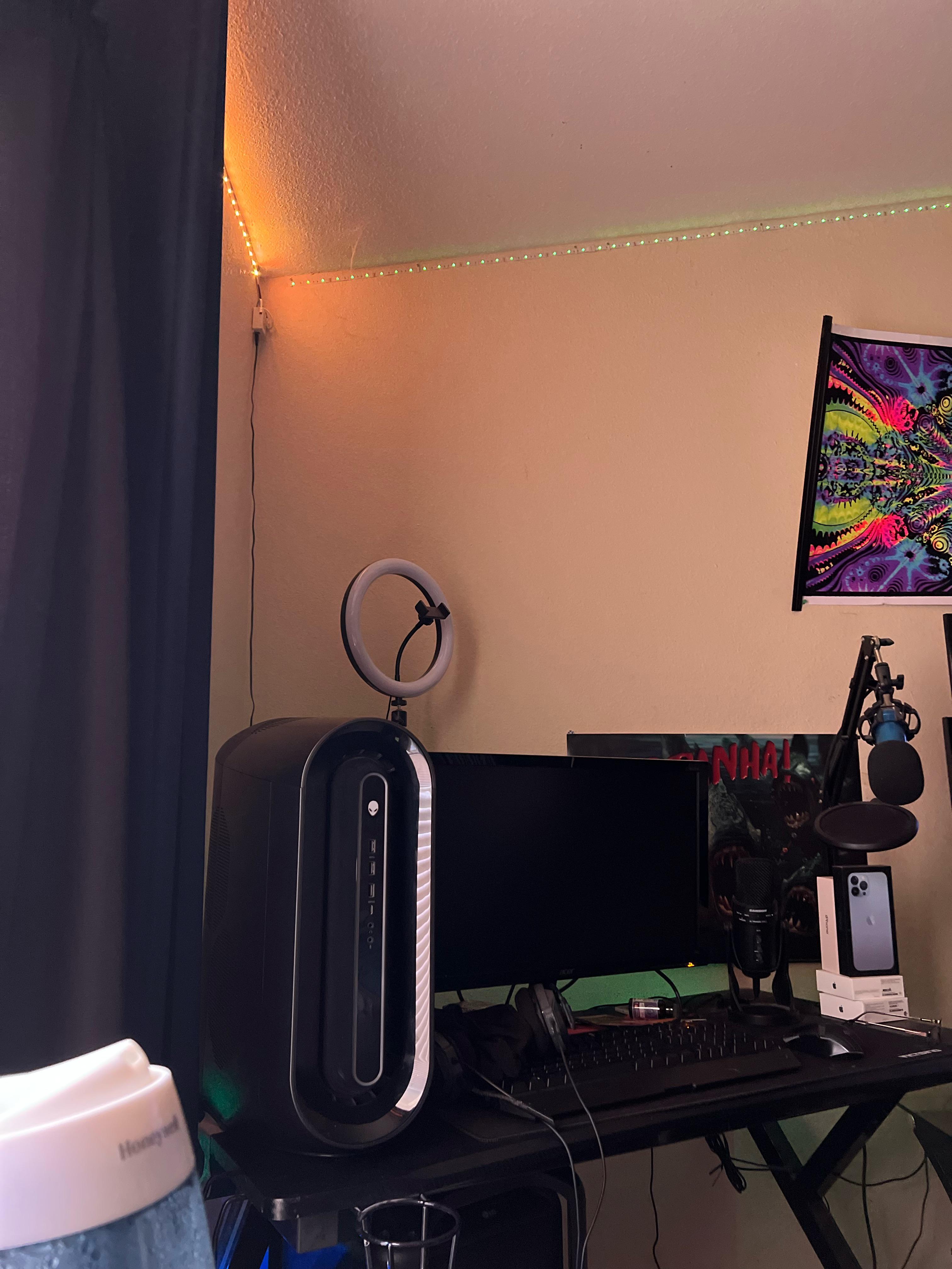 R11 flashing yellow 4 times r/Alienware