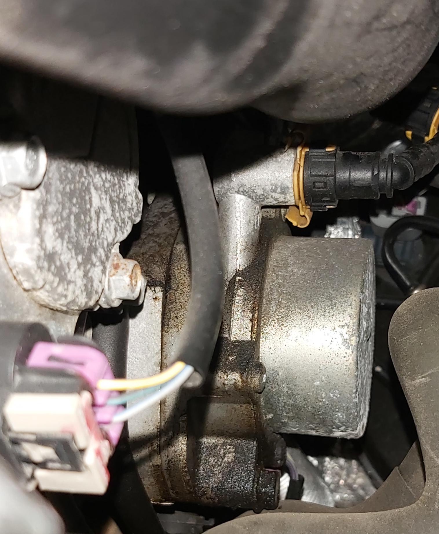 2013 buick regal 2.0t lhu engine. Vacuum pump leaking oil. I know