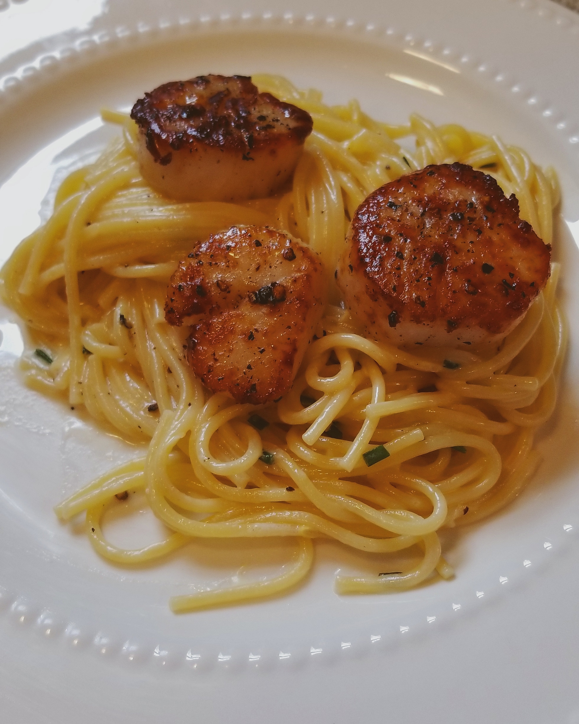 [Homemade] Brown Butter Pasta al Limone with Seared Scallops r/food