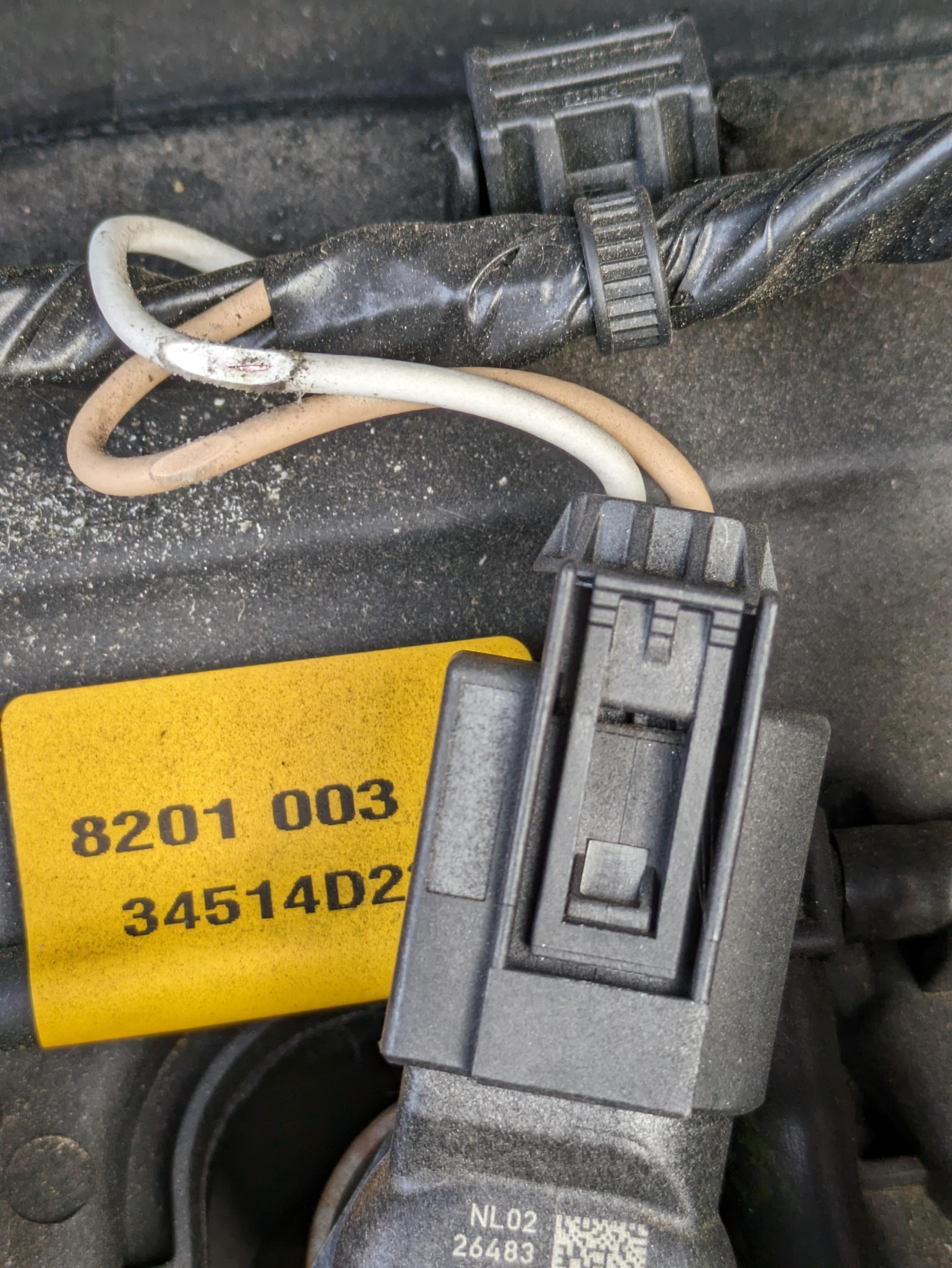 Exposed wire causing fuel injector issues r/MechanicAdvice