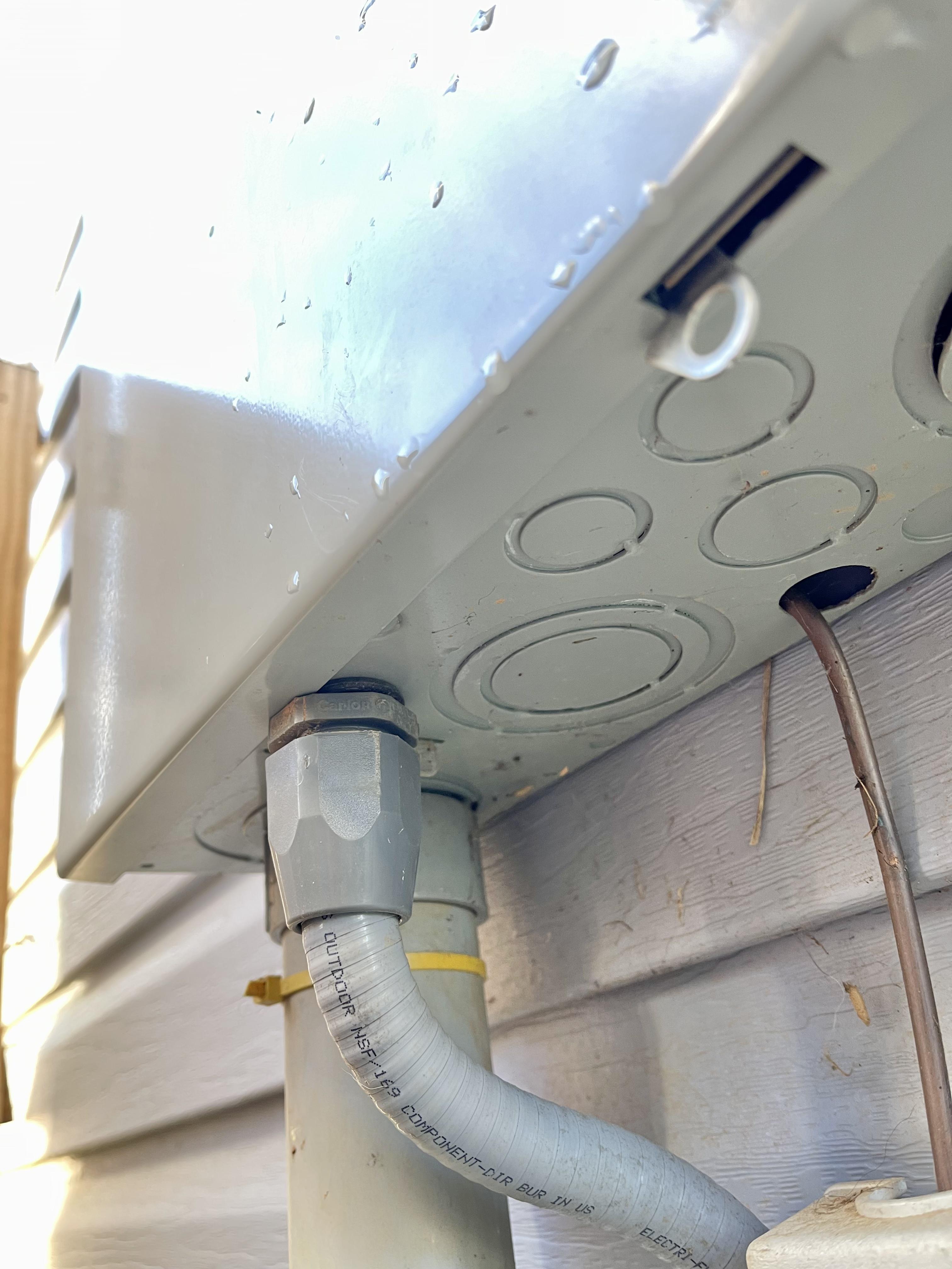 Outdoor Breaker Box Door Gets Stuck On Conduit : r/AskElectricians