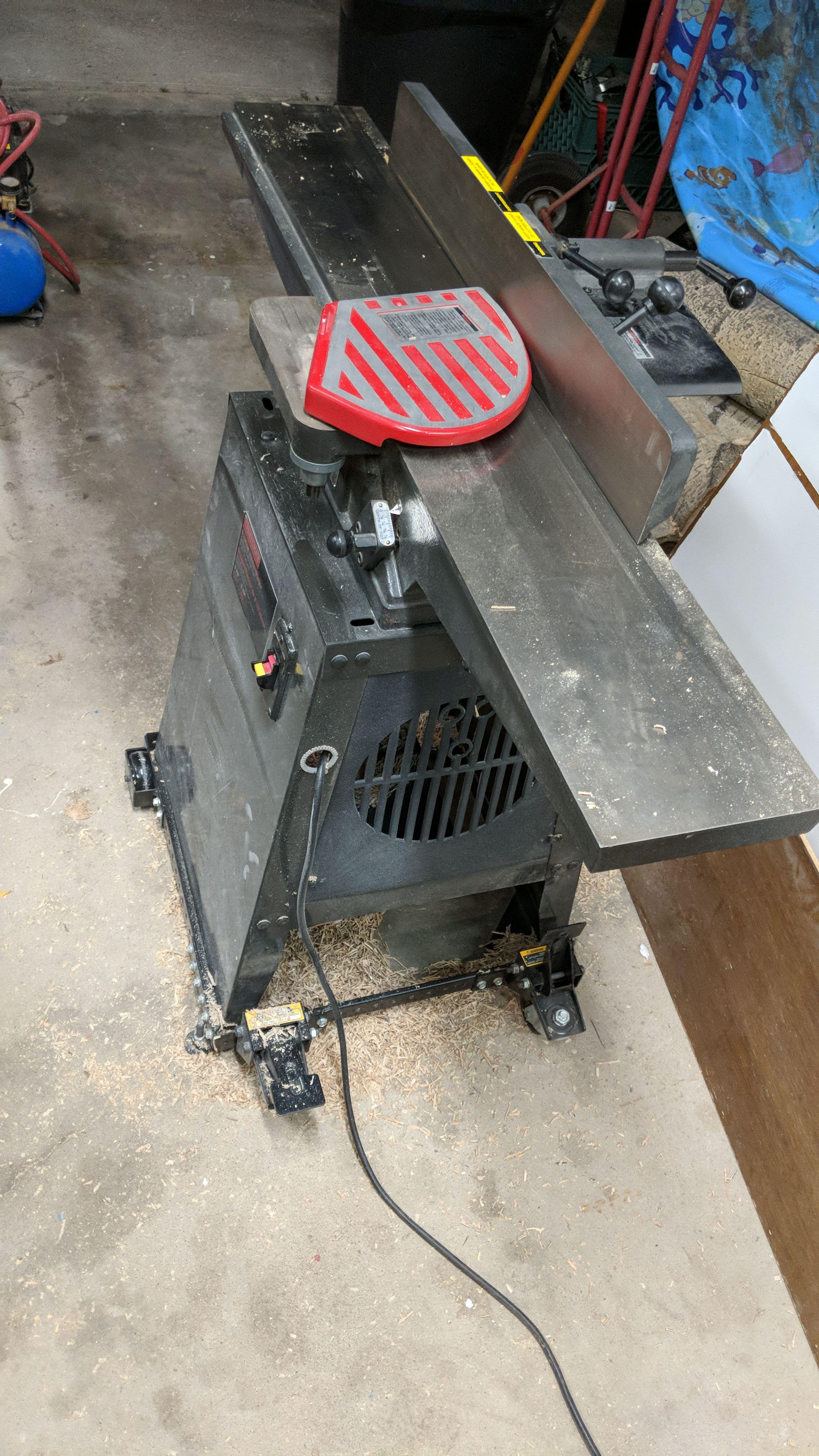 Picked up a "new to me" jointer today.... Soooo much flat wood in my