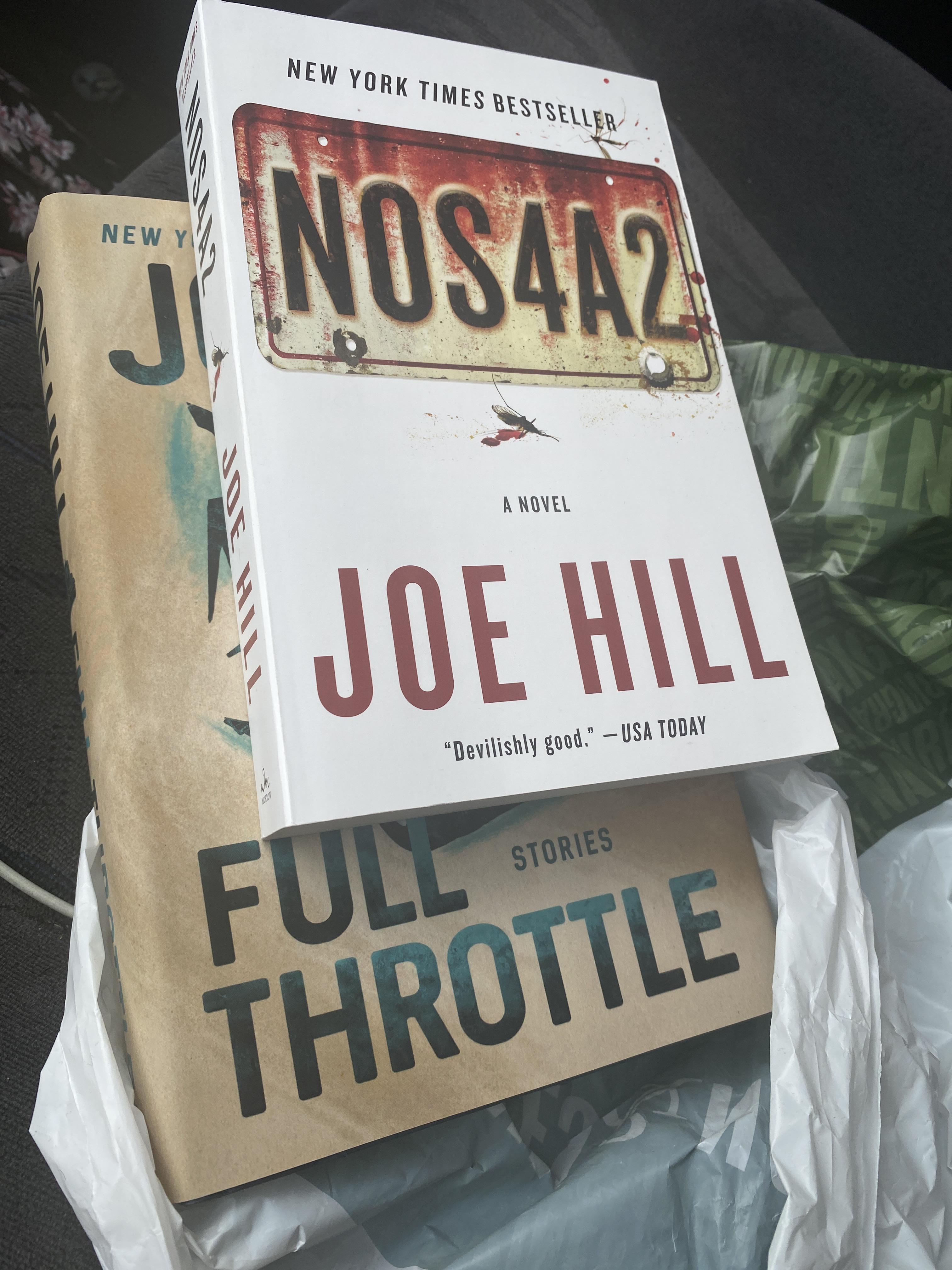 Barnes & Noble pick up first joe hill books ever let’s see what he got r/joehill