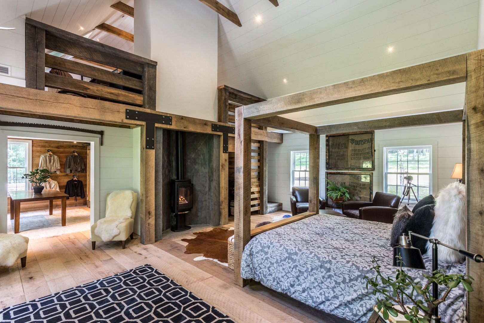 Bedroom with Loft in Trendy House. For Sale in Pennsylvania for 2