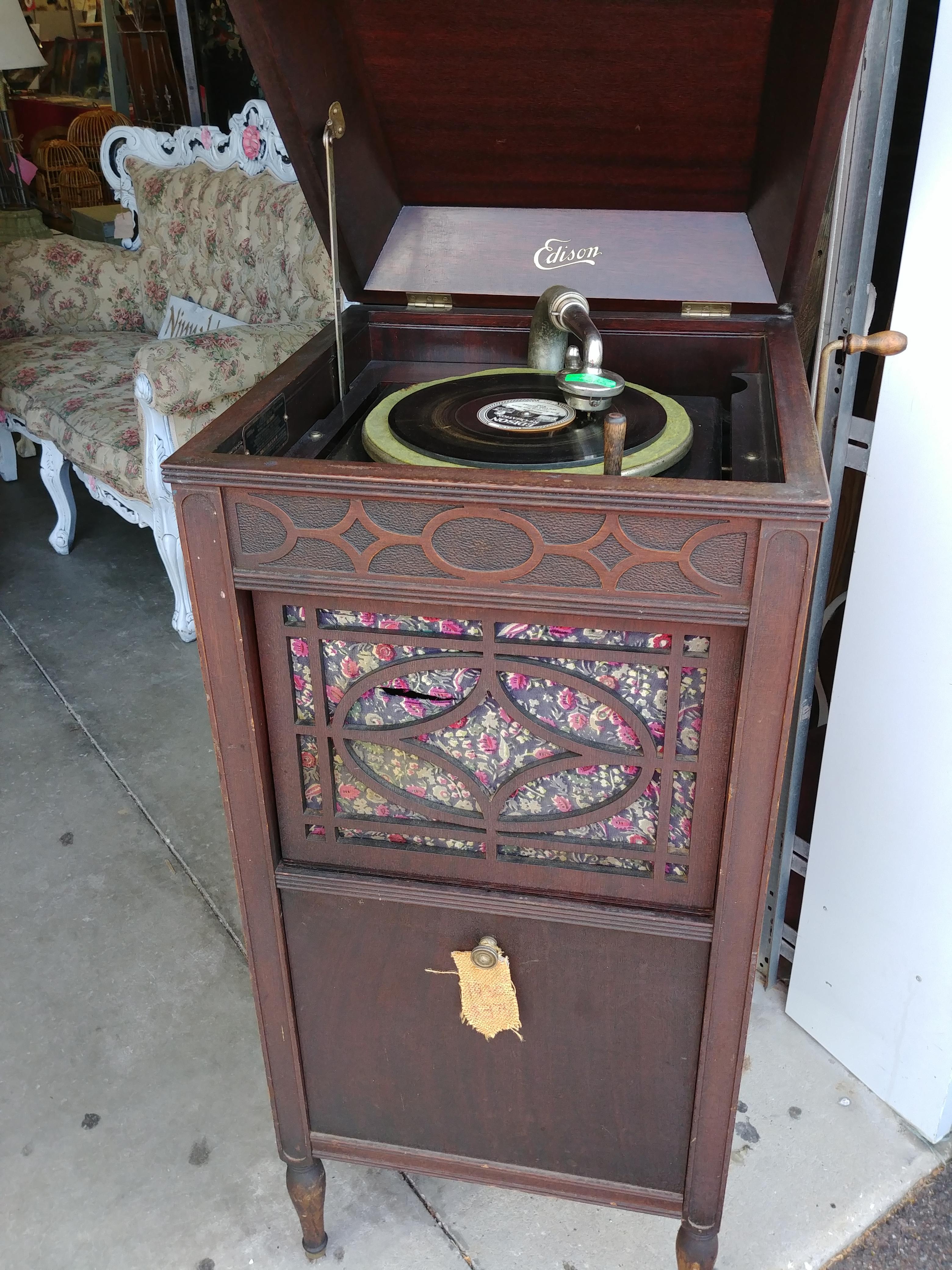 Edison record player I found at the Flea market. r/vinyl