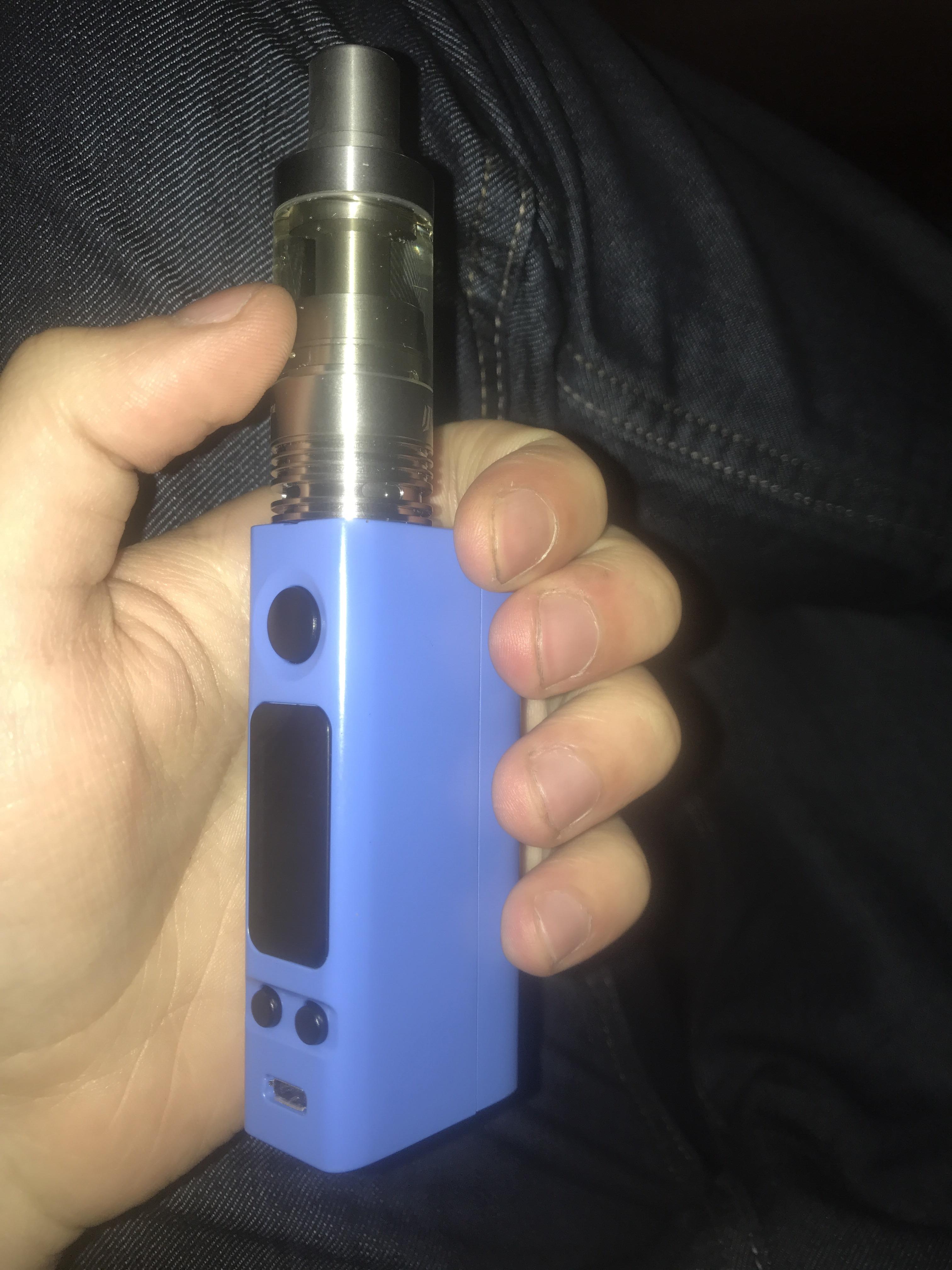My friend gave me his old vape, and I can't find logos anywhere. Anyone