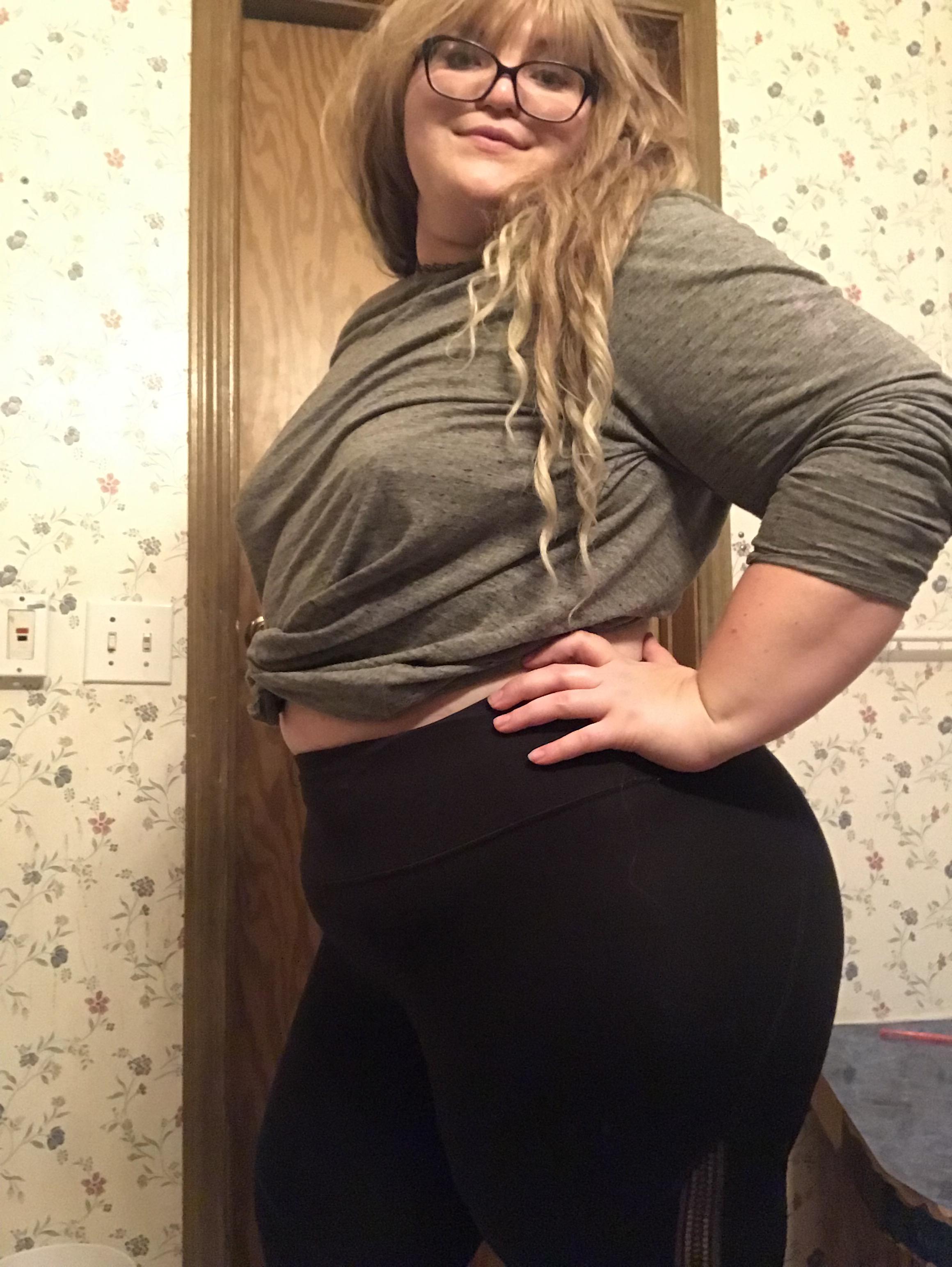 High waisted leggings are my best friend. r/GoneMildPlus