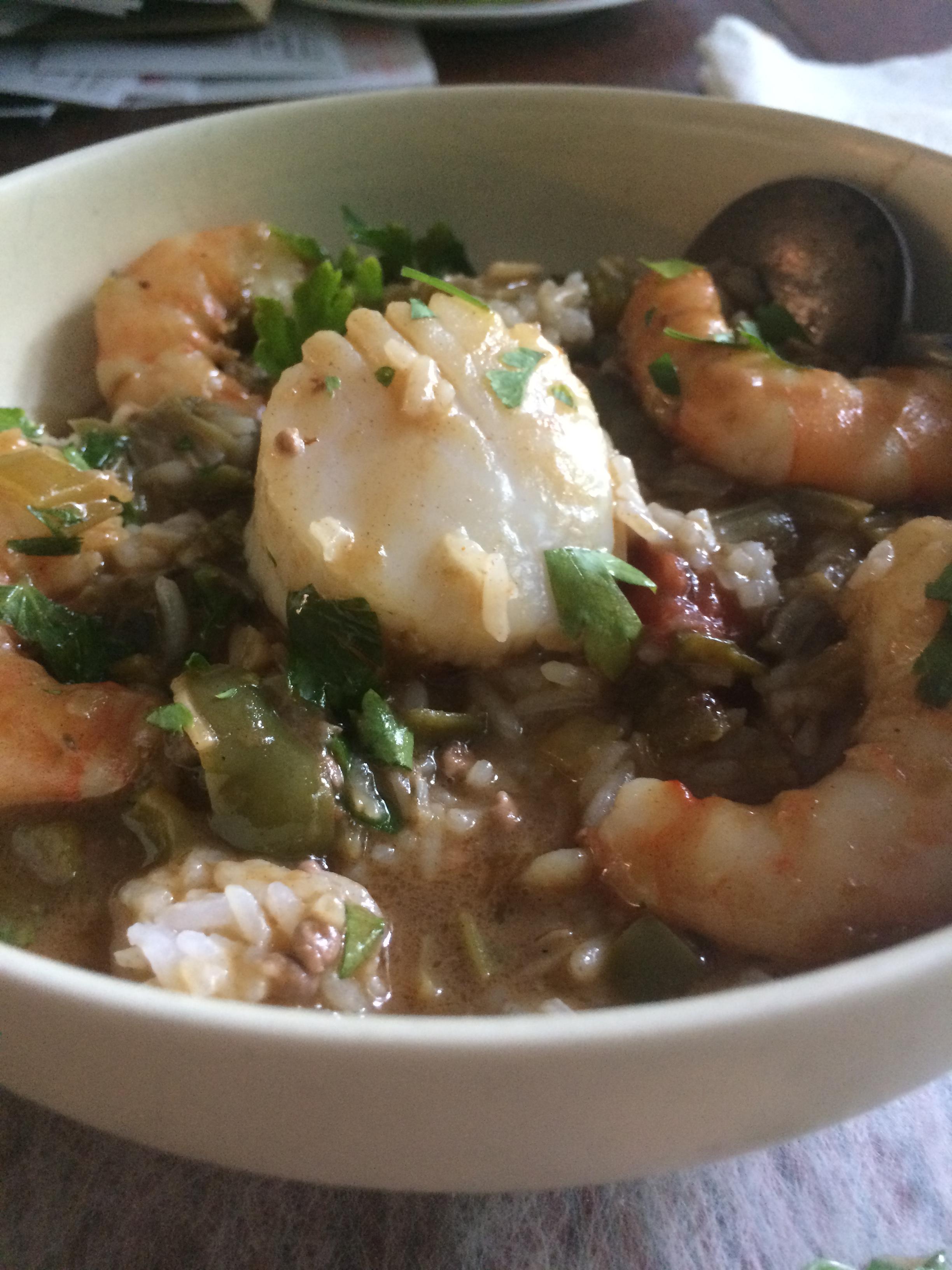 I made Bubba’s shrimp gumbo (with a few scallops) r/bingingwithbabish