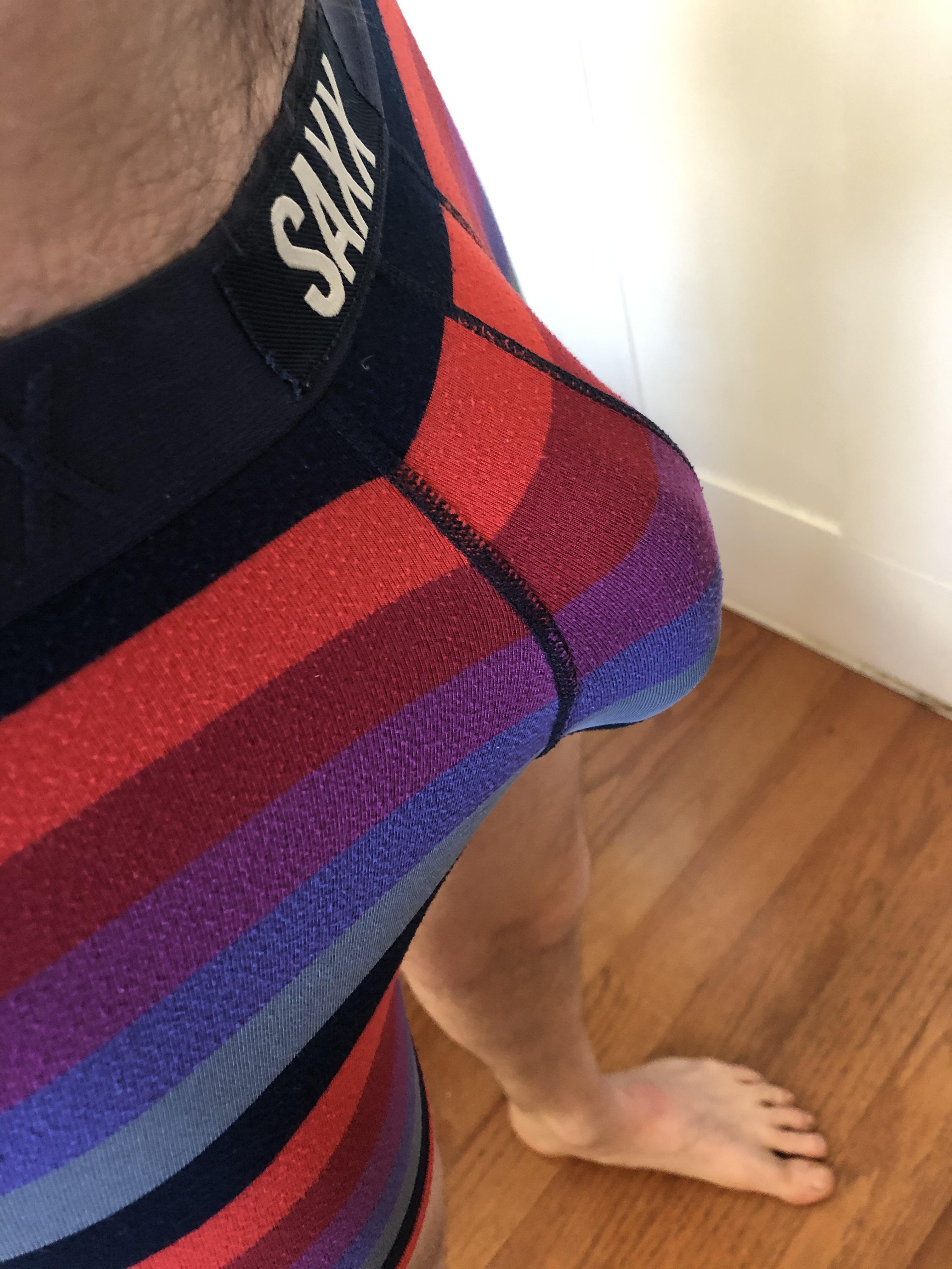 Do horizontal stripes make my bulge look fat? r/Bulges