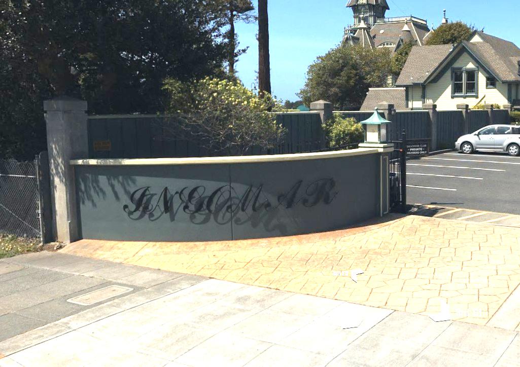 The All caps INGOMAR club sign in Eureka, California. r/CrappyDesign