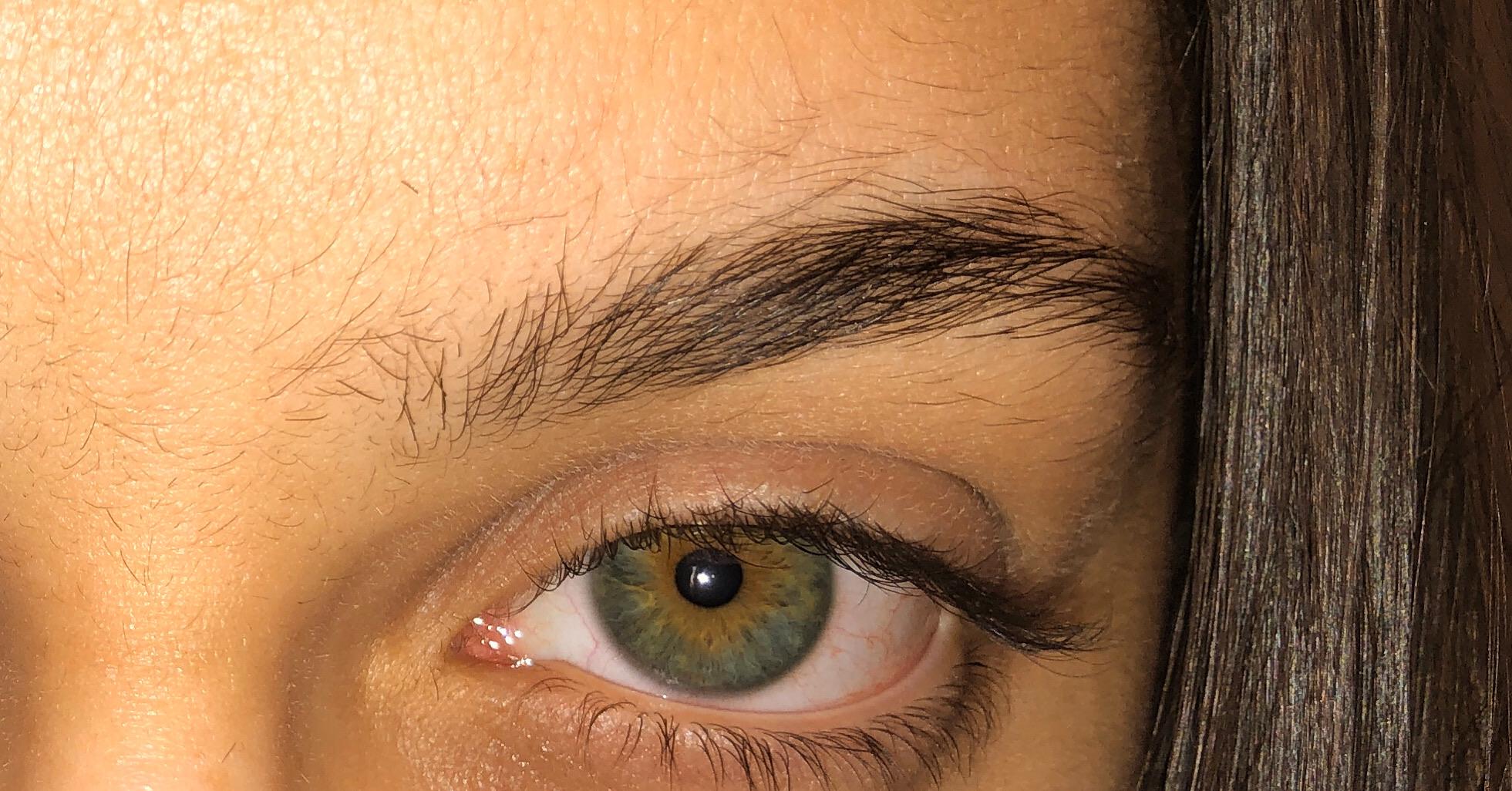 green eyes + tan skin gang r/eyes