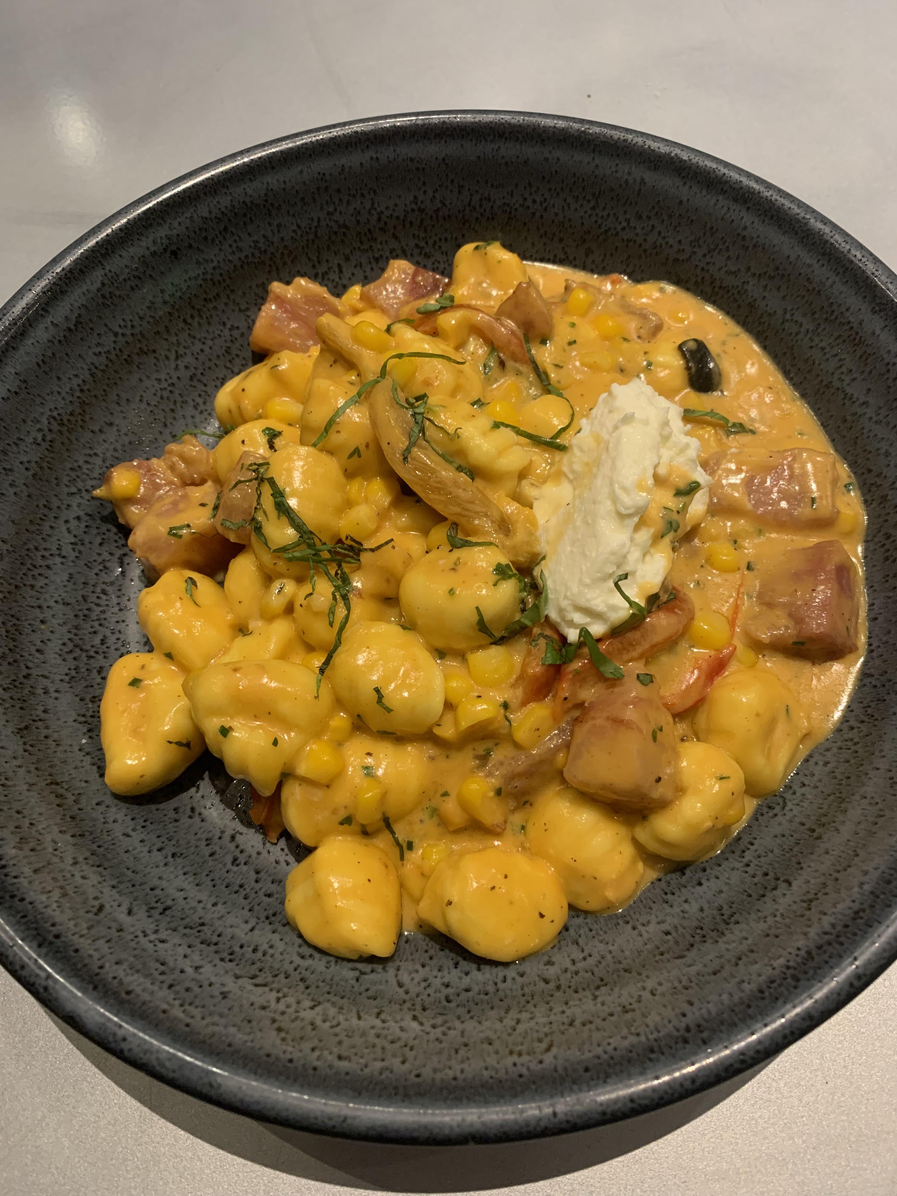 [I ate] Sweet corn gnocchi with pancetta, roasted red pepper. r/food