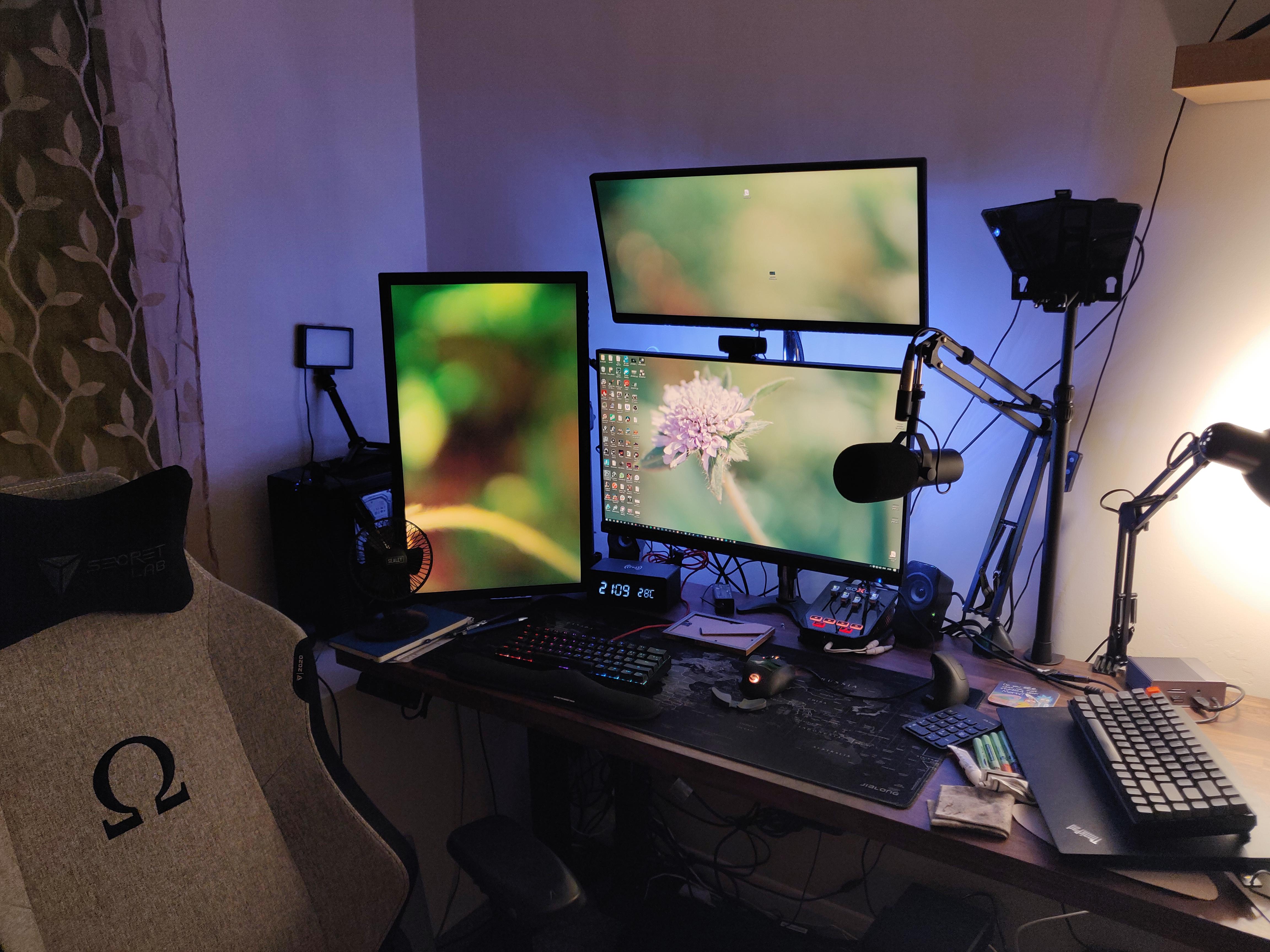 An IKEA countertop with Fully Jarvis legs working superbly with