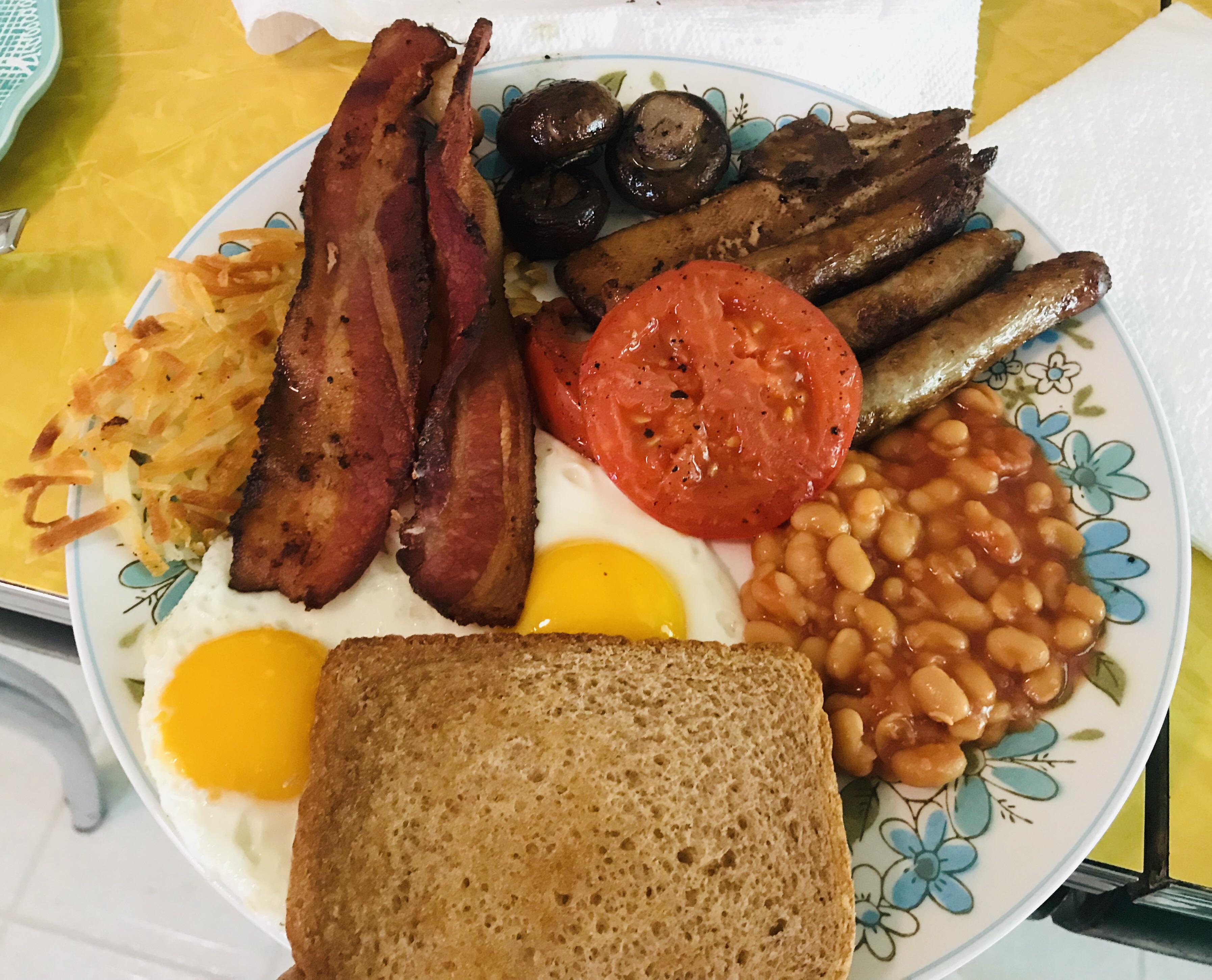 First time making traditional English breakfast (FryUp) r/FoodPorn