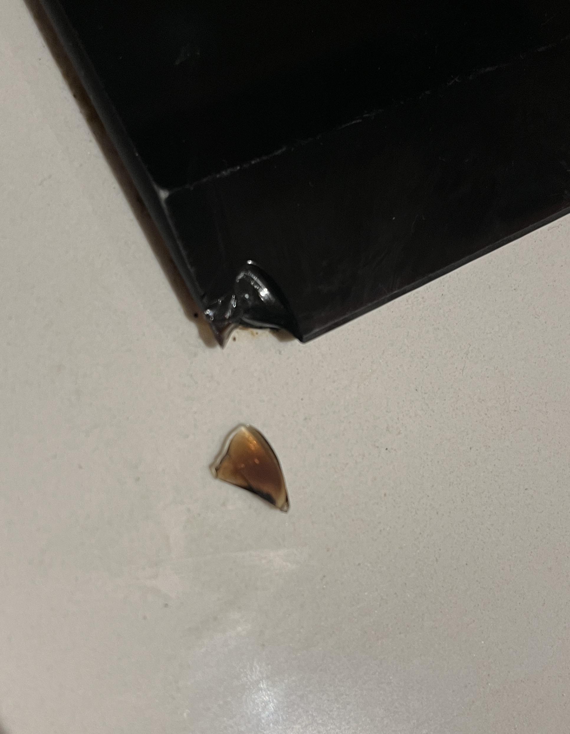 How can I cosmetically repair cooktop glass chip, with resin? r/DIYUK