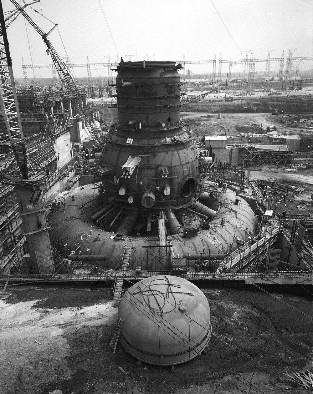 Construction of Containment Unit 1 at Browns Ferry Nuclear Power Plant, Alabama, 1966 r