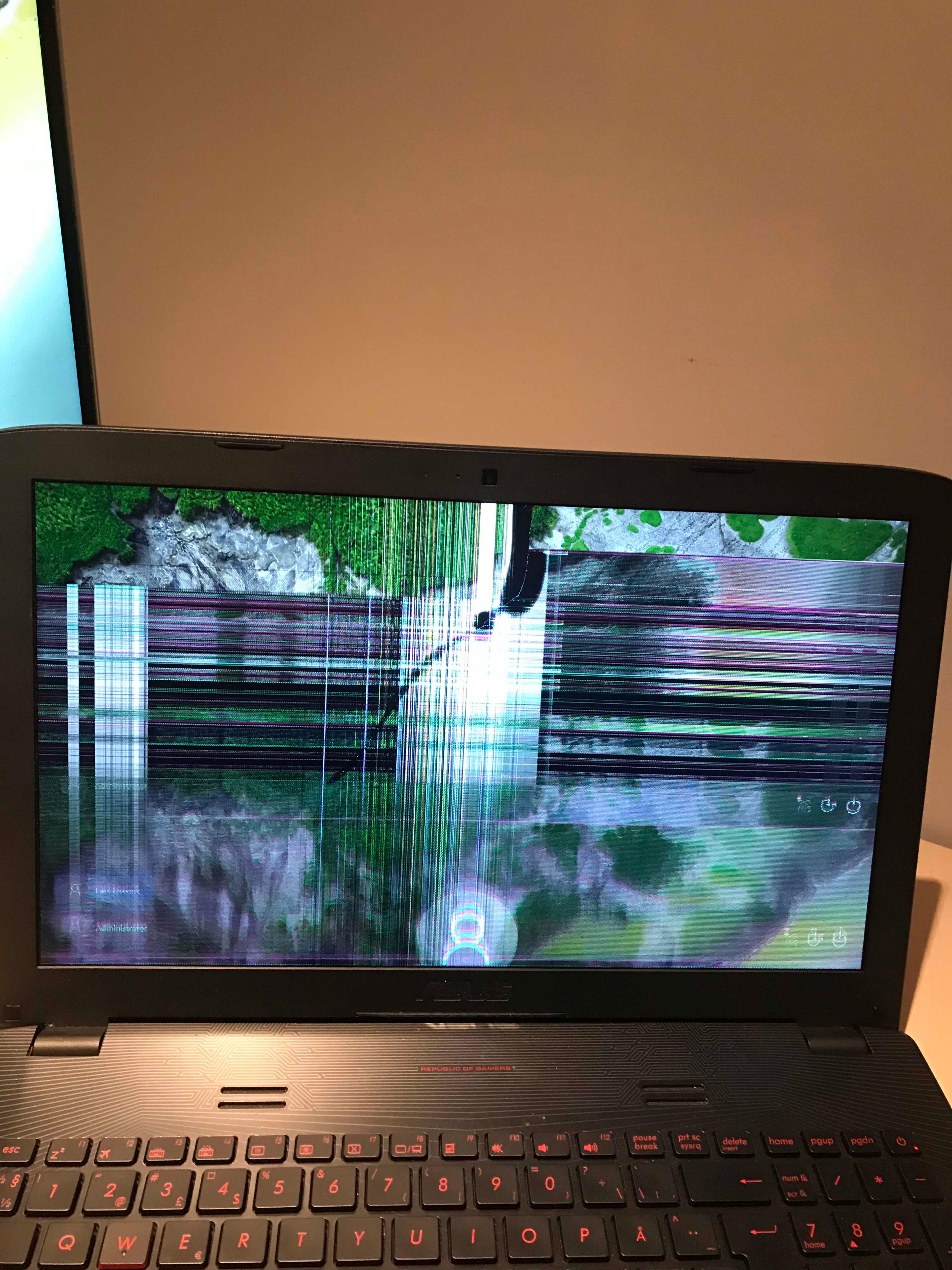 ASUS ROG GL552VW SCREEN PROBLEM. Hello guys! I have a ASUS ROG GL552VW