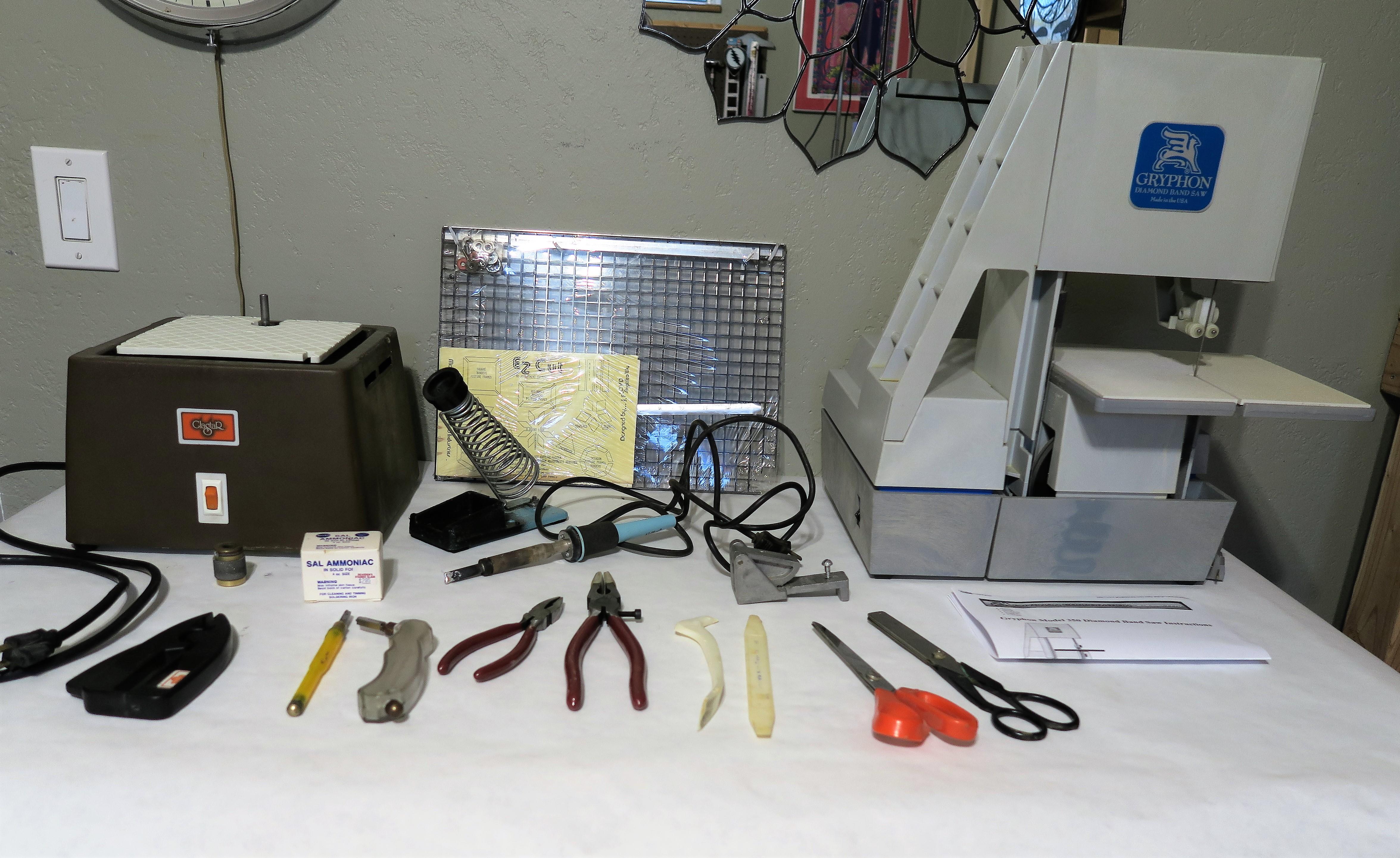 Stained Glass Kit Gryphon Band Saw, Glastar grinder, Toyo cutter