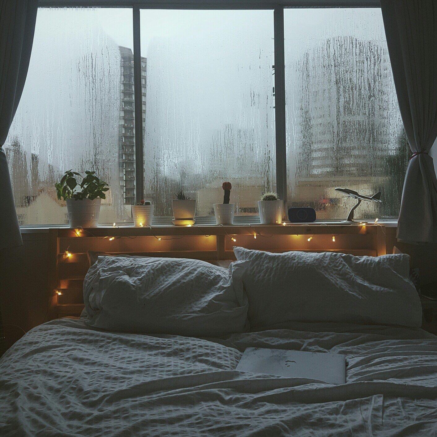 I sleep so well during the rain. r/CozyPlaces
