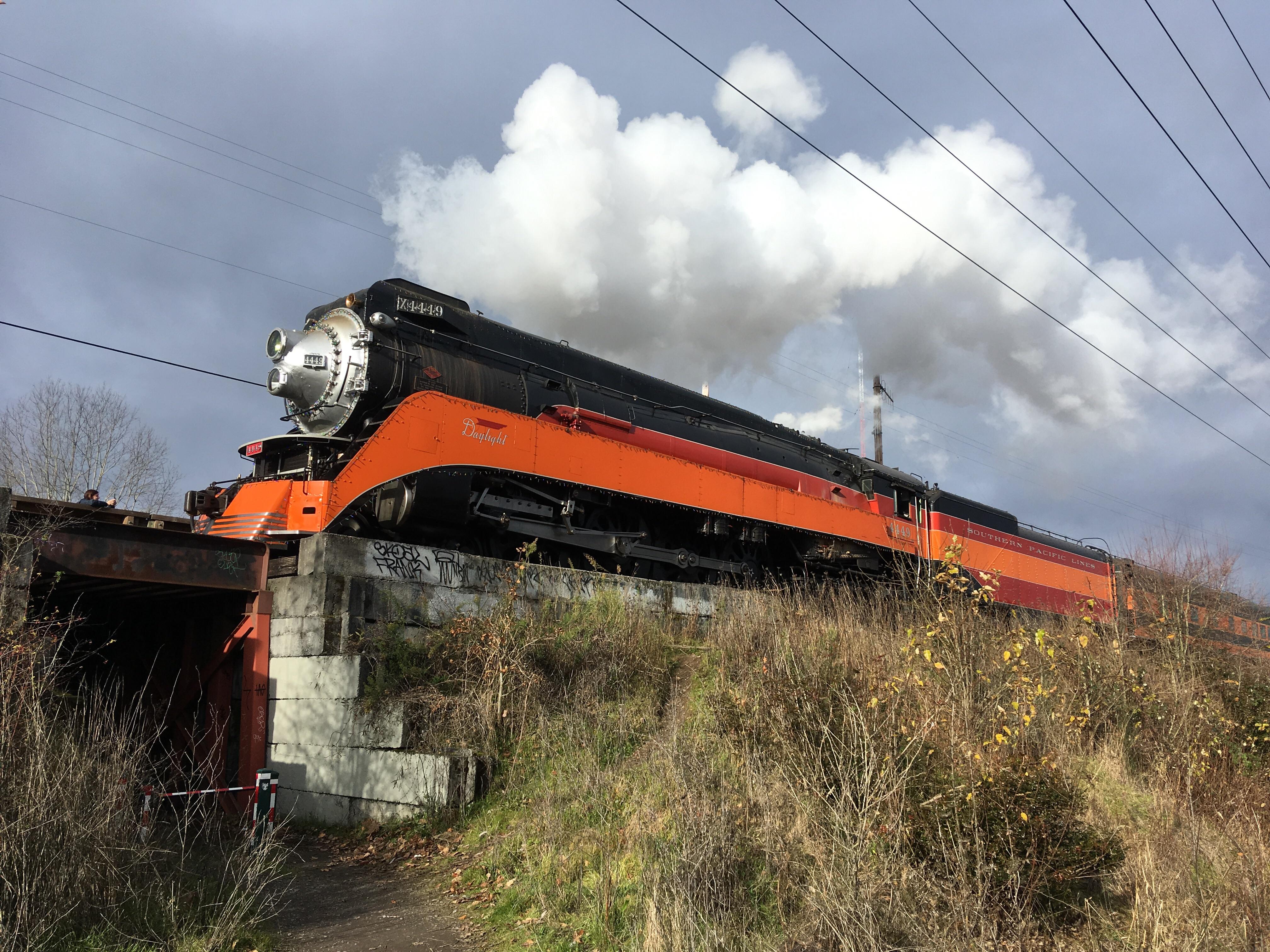 ExSP 4449 pulls the ORHF Holiday Express in Oaks Park, Portland, OR, on Dec 17th, 2017 [4032 x