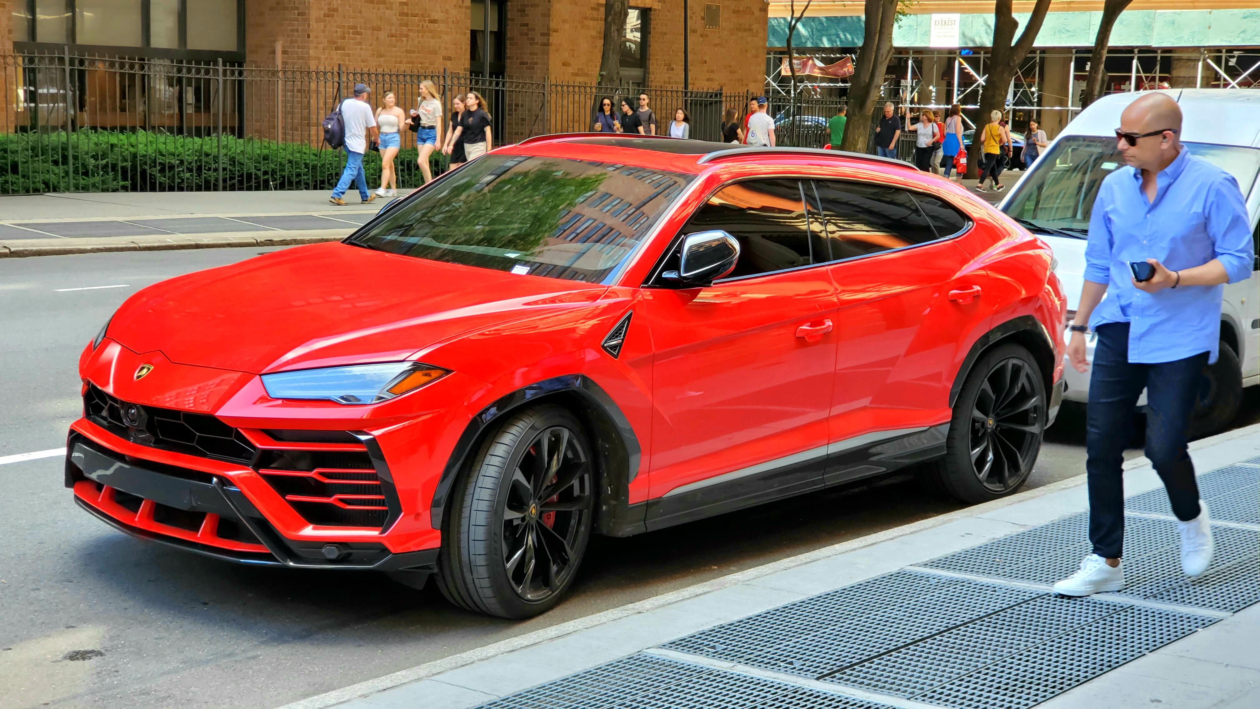 Urus turns heads in NYC r/exoticspotting