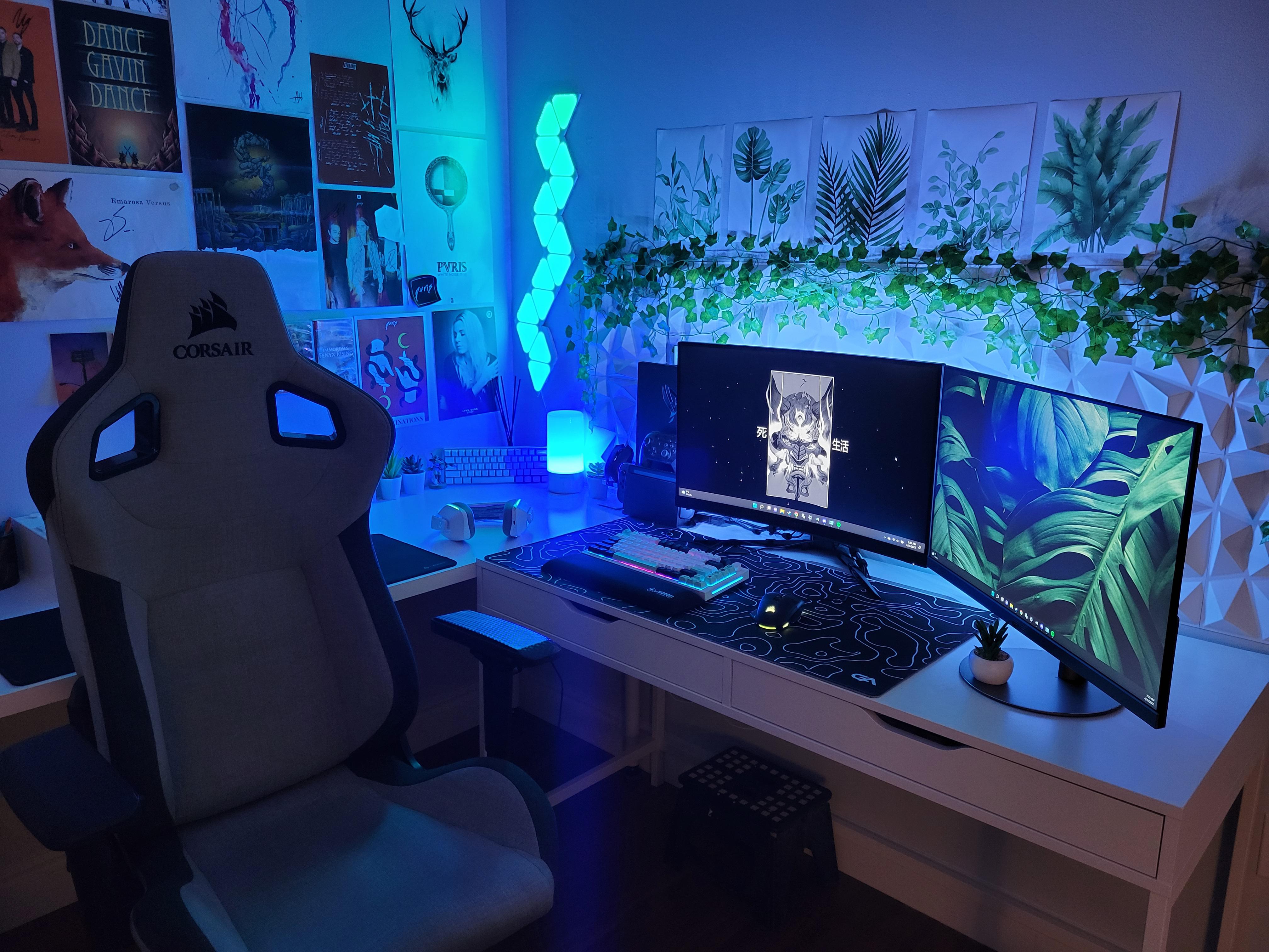 Laptop Battlestation with some personalization 🌿 r/battlestations