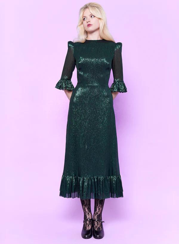 Pattern help for Vampire’s Wife dress r/sewing