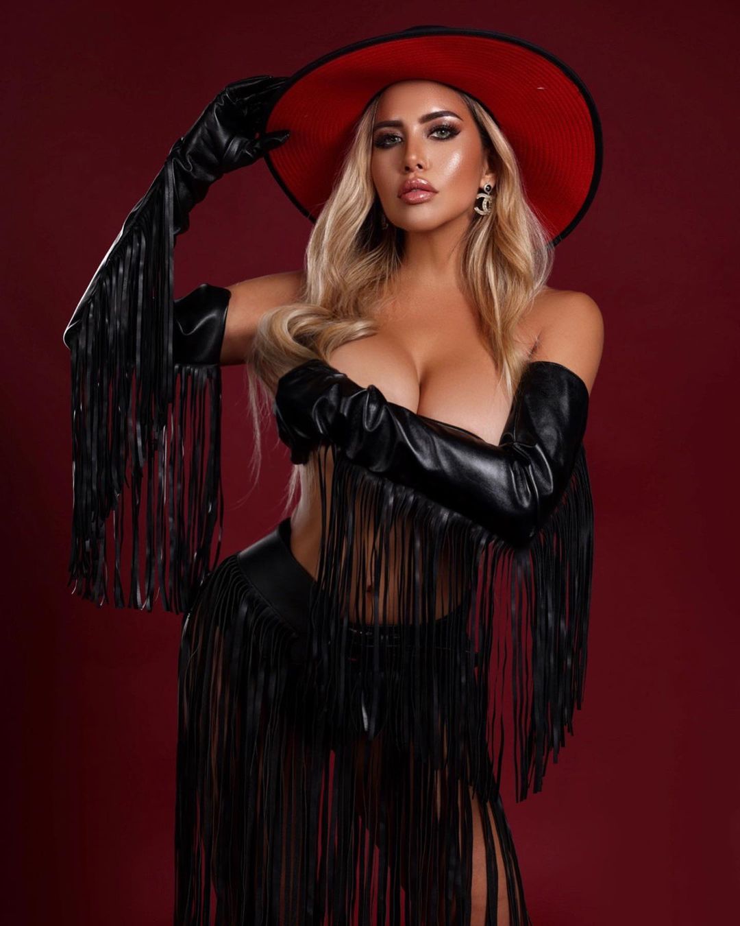 Caitlin Bell : ClassyPornstars