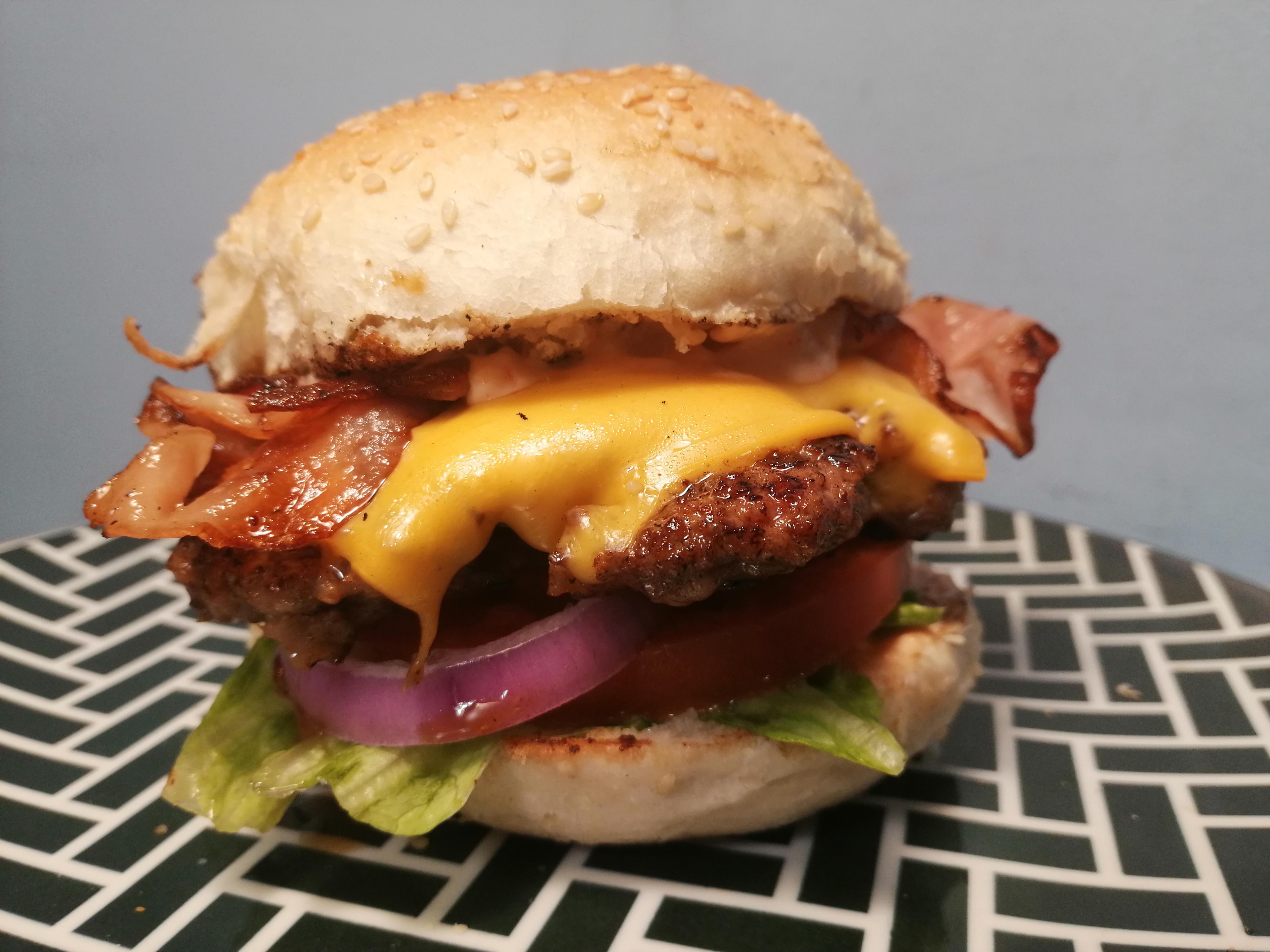 My take on a classic American cheeseburger, thousand island sauce