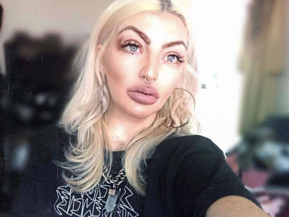 Caption was, best looking Mum to be r/badeyebrows