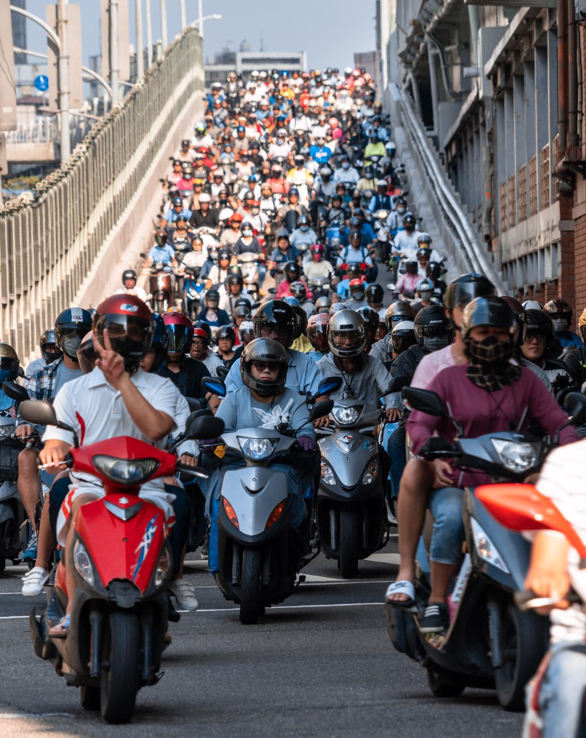 Scooter Waterfall in Taipei r/taiwan