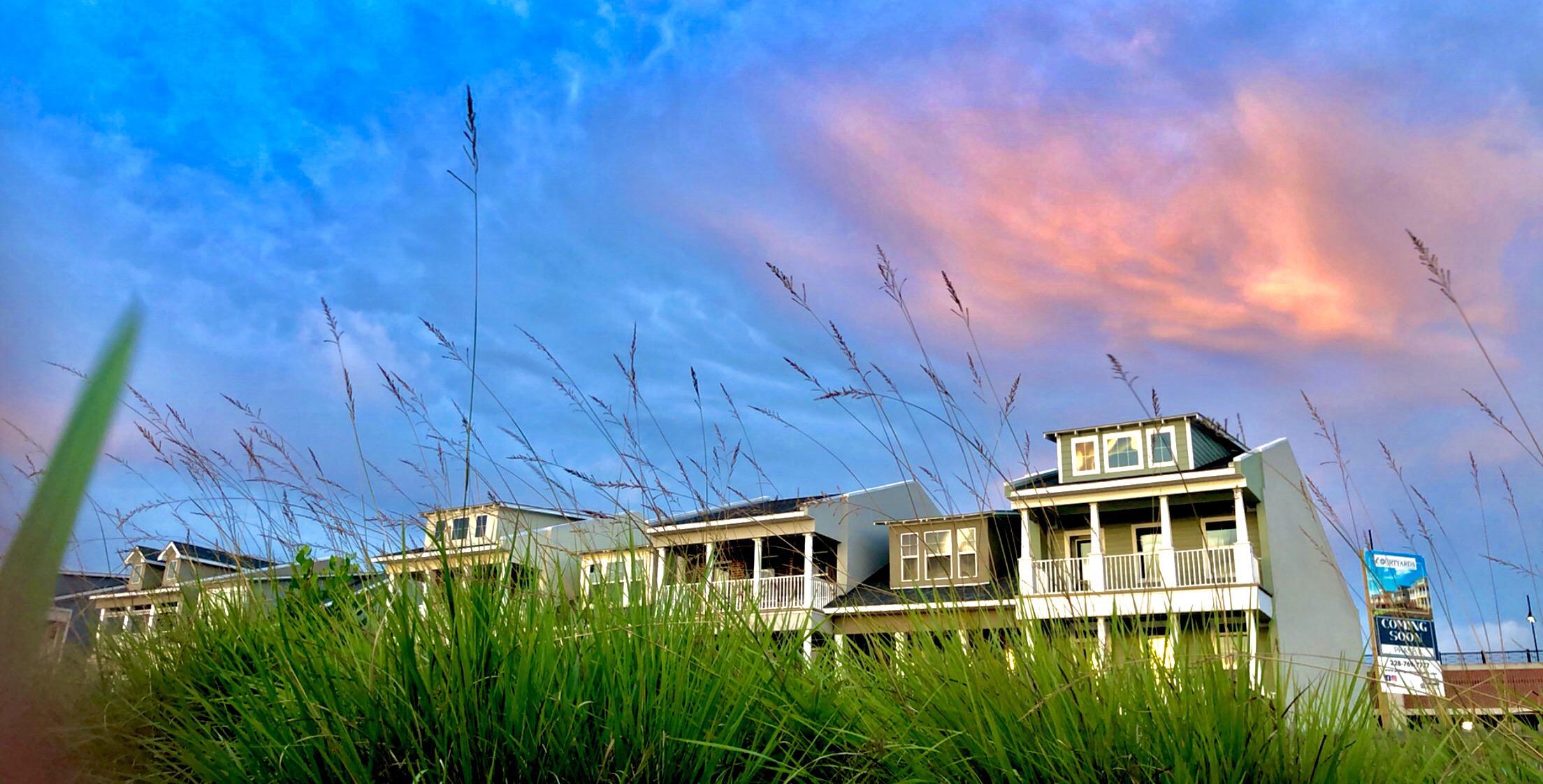 Another pic from today in Pascagoula, Mississippi r/sunset