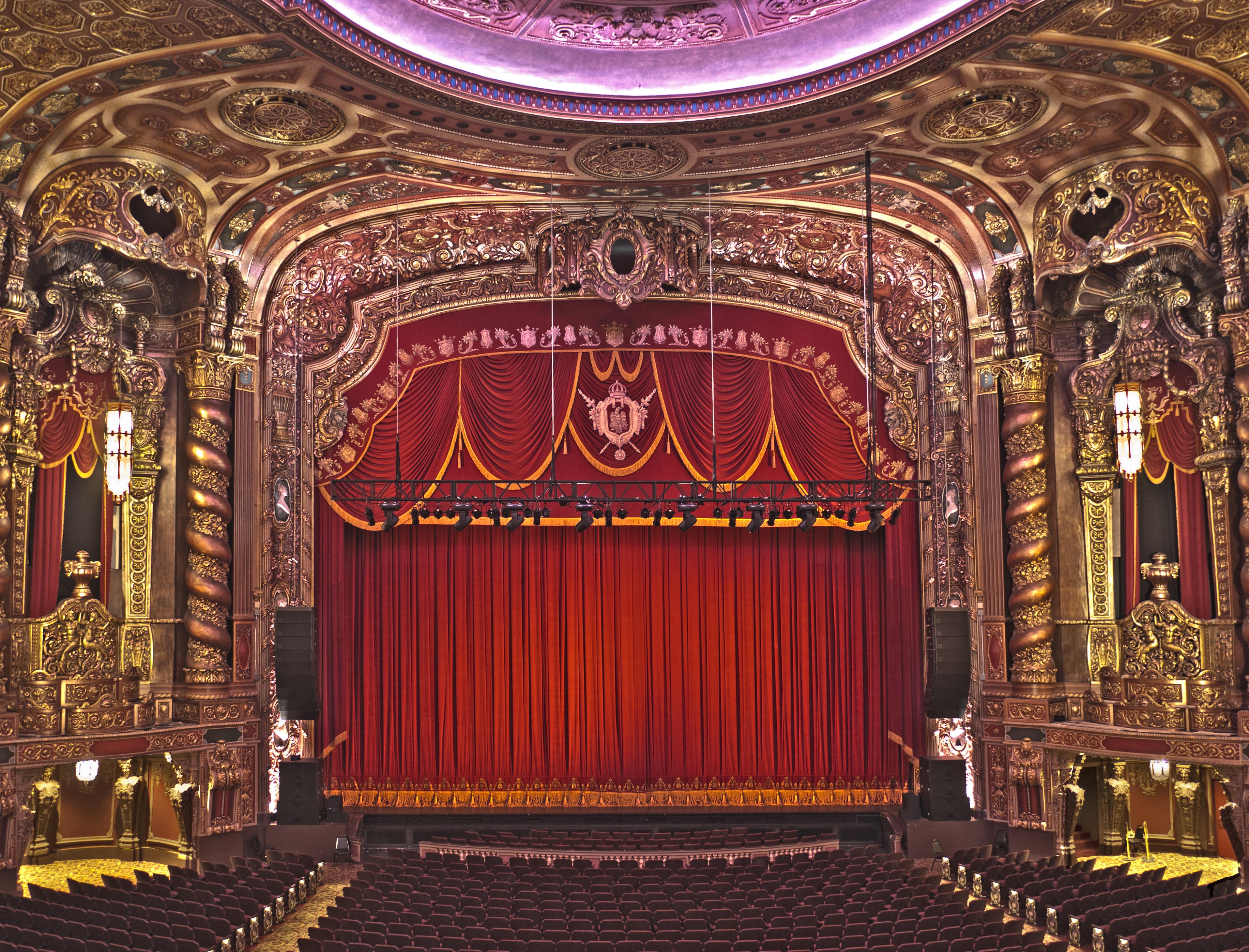 Kings Theatre, a restored 1920's movie palace in Brookly, NY. [3829 x