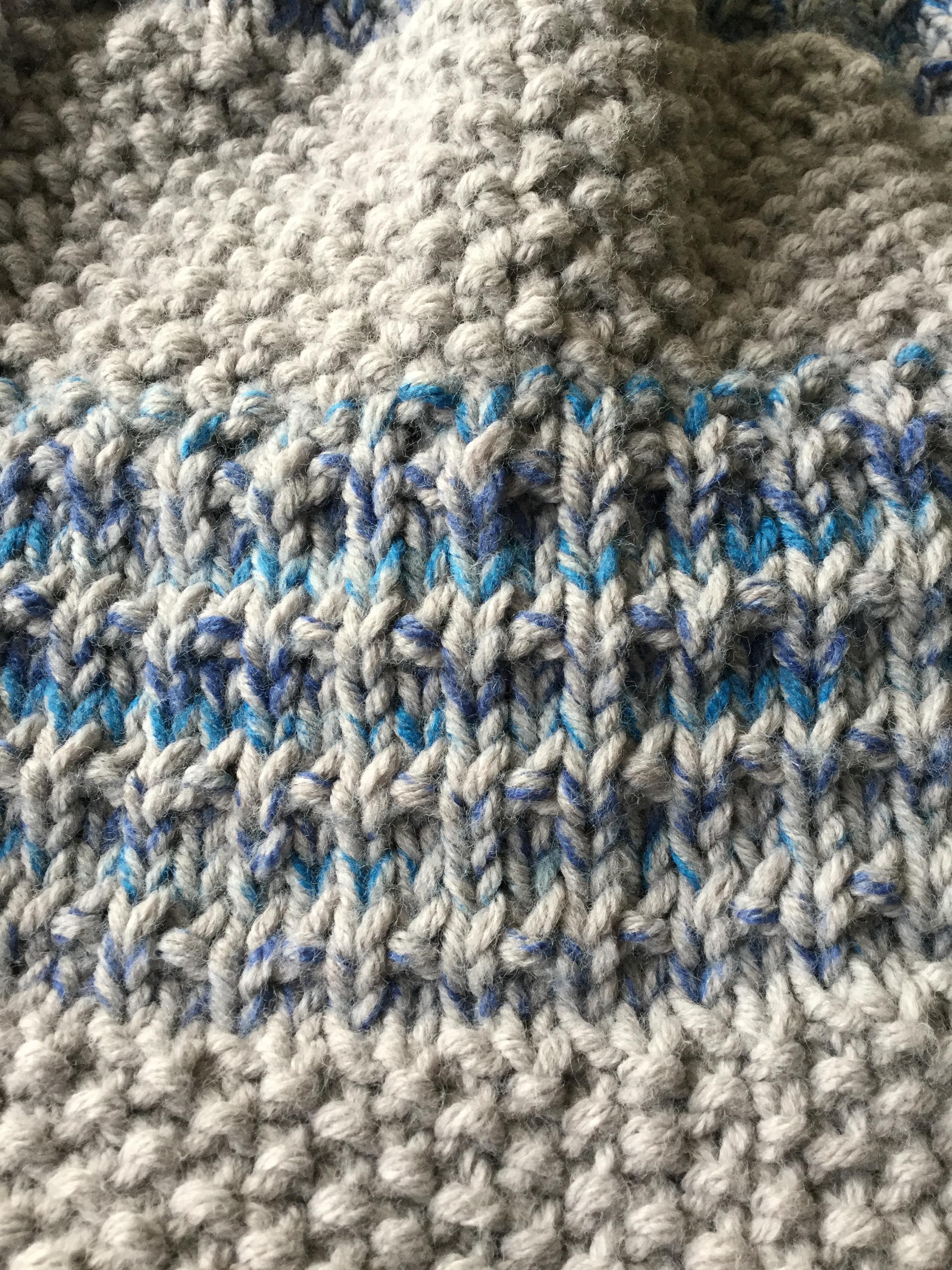 Should I continue? Im knitting this blanket and alternating between grey and gray/blue. But im