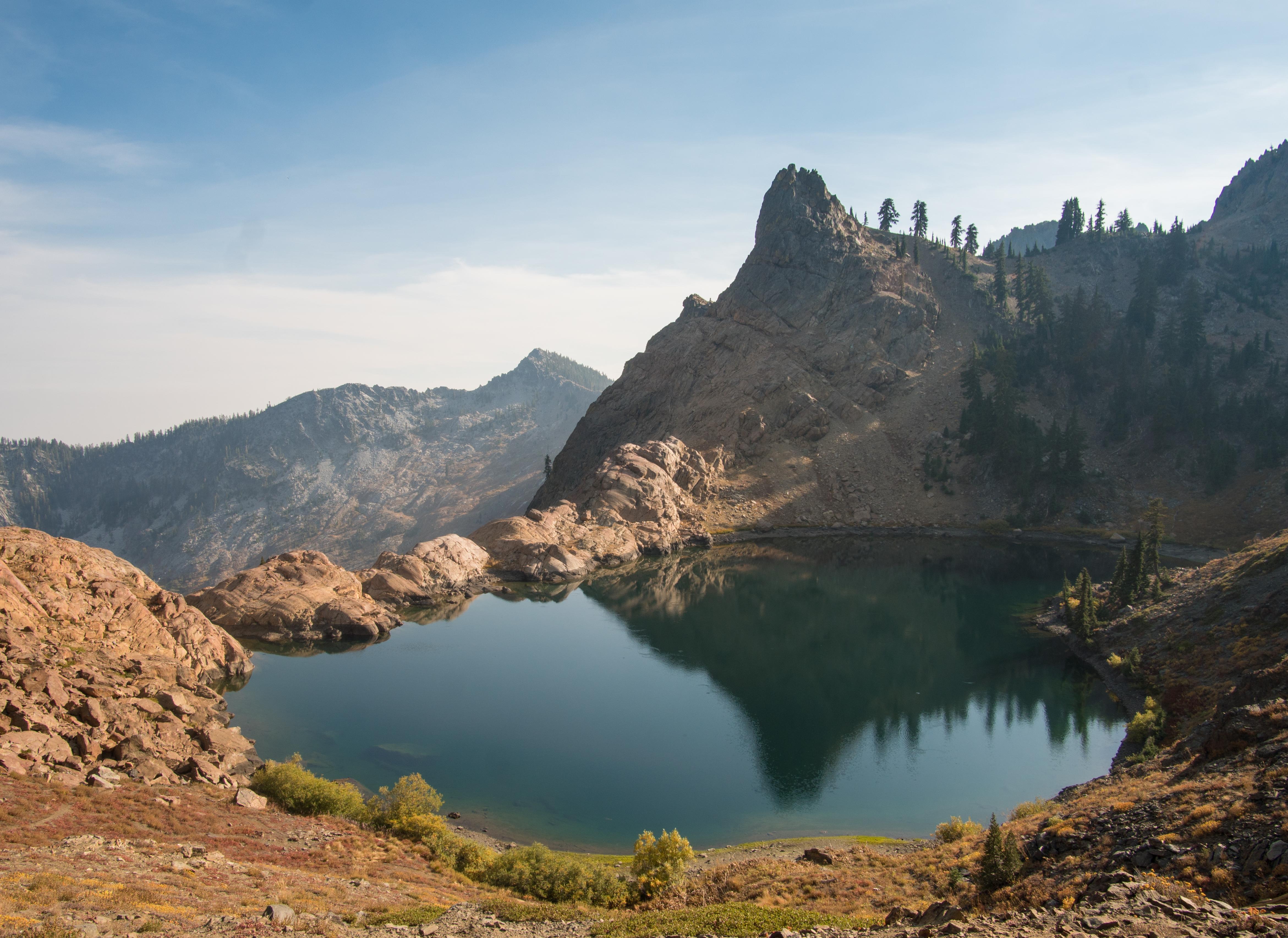 Lake Anna Trinity Alps, California [OC][4682 x 3410] r/EarthPorn