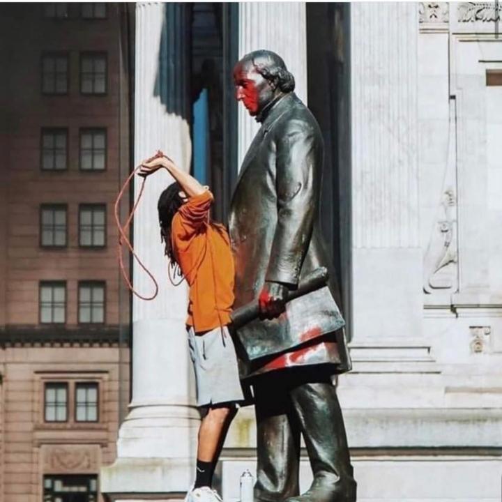This protestor vandalizing a statue of an abolitionist r/facepalm