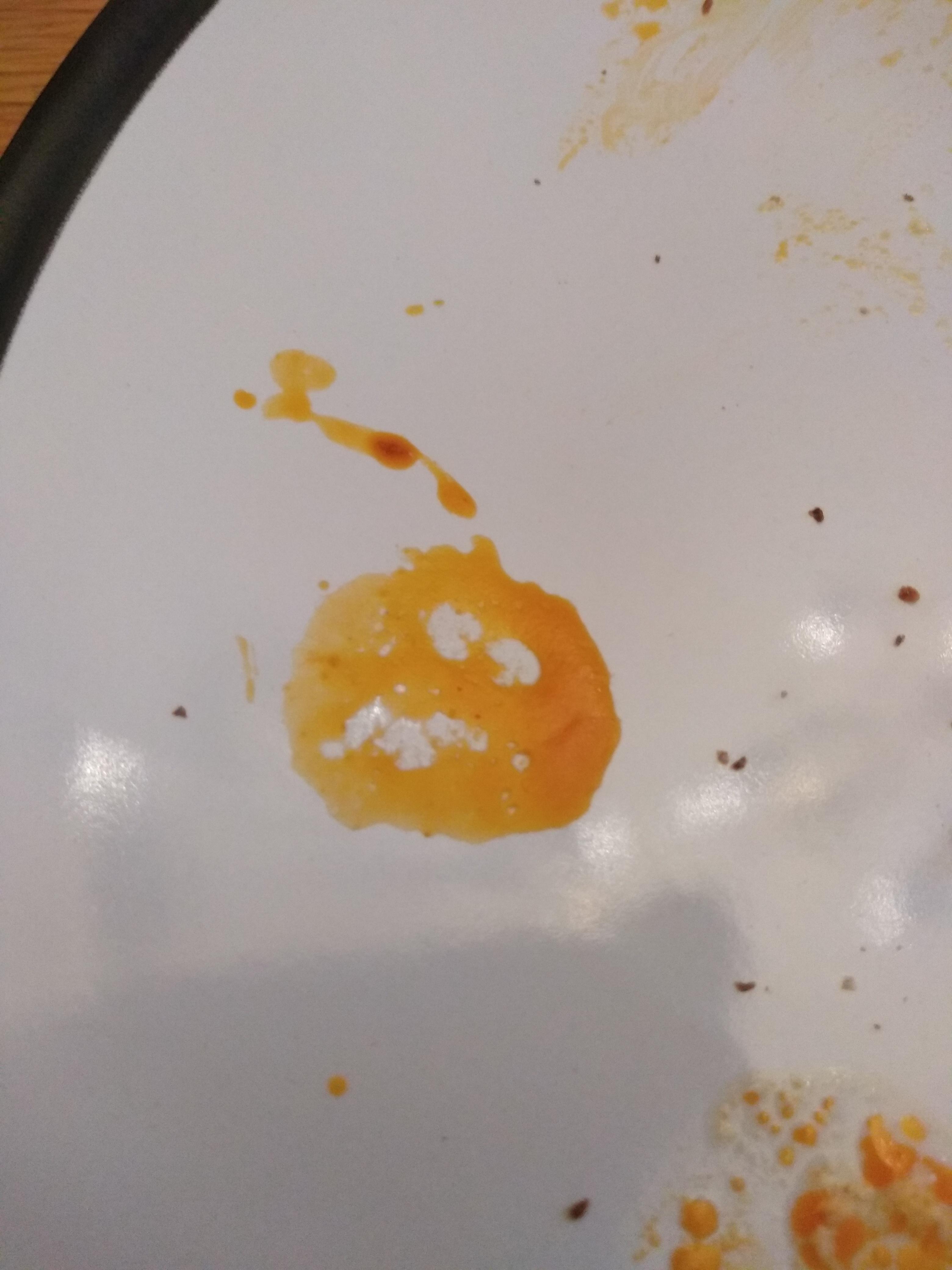 Pepperoni oil droplet turned into creepy pumpkin r/mildlyinteresting