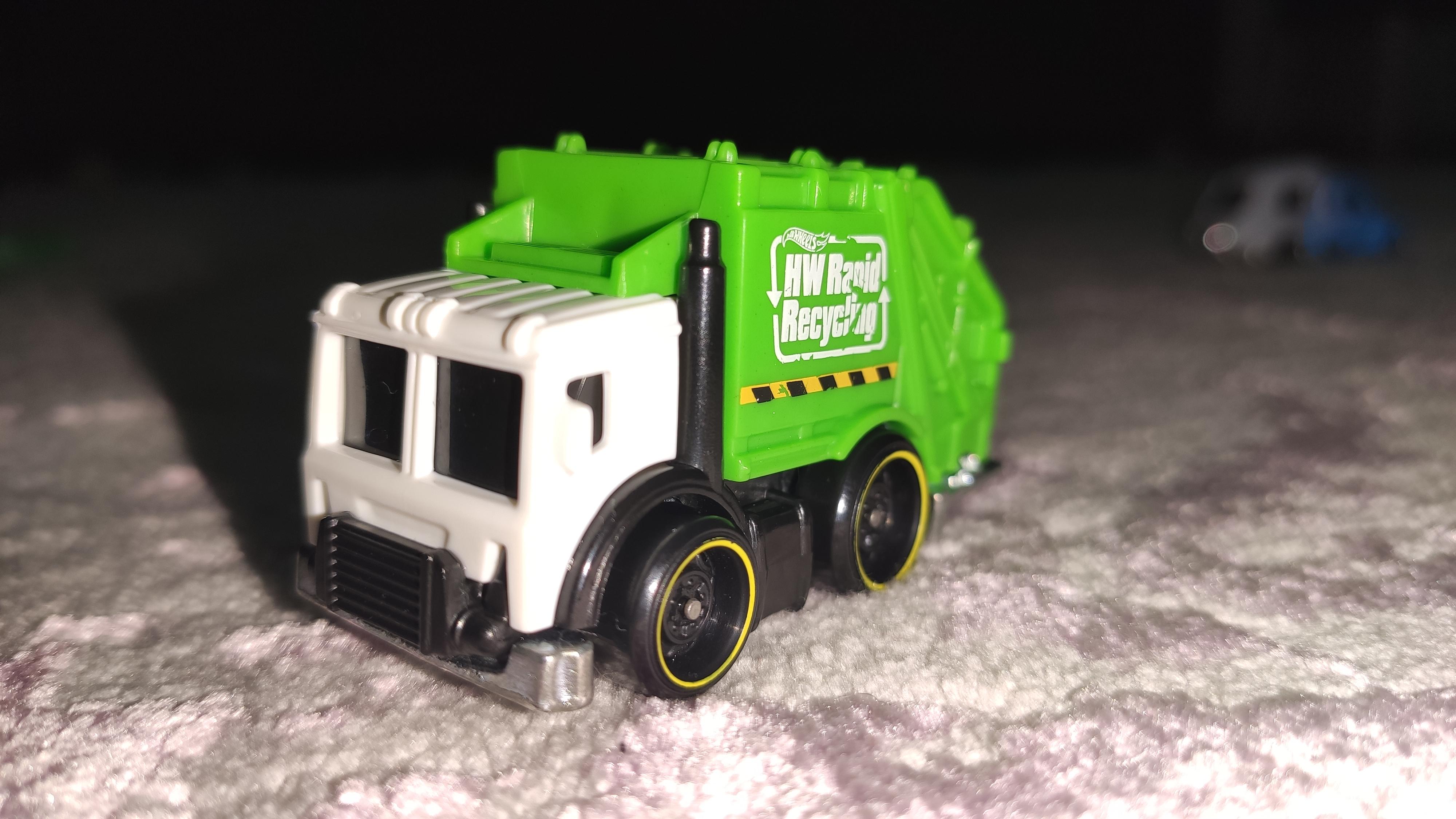 We've included a beautiful Rapid Recycling Truck in our collection
