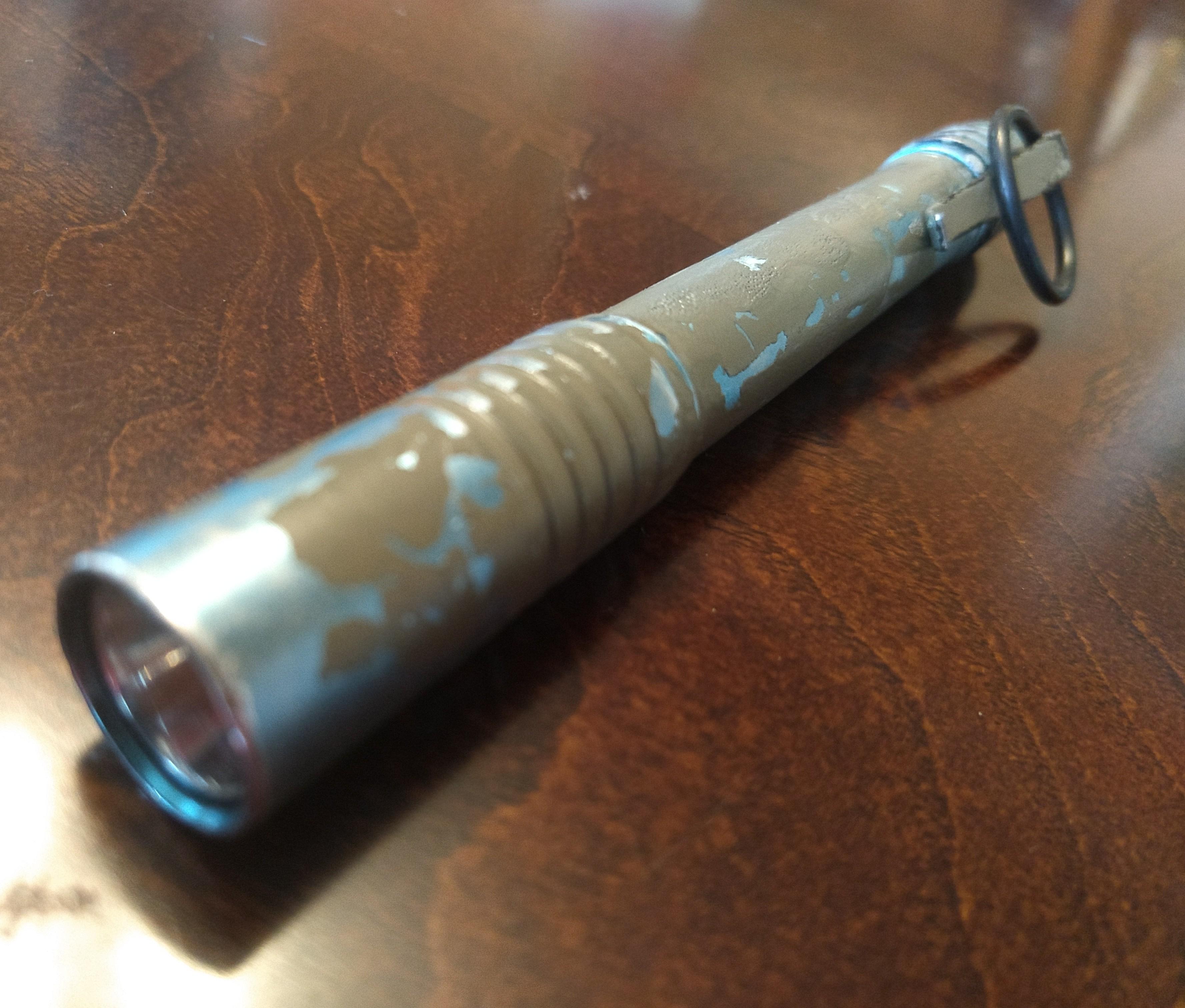 Streamlight stylus penlight. My EDC light since 2012, it's been