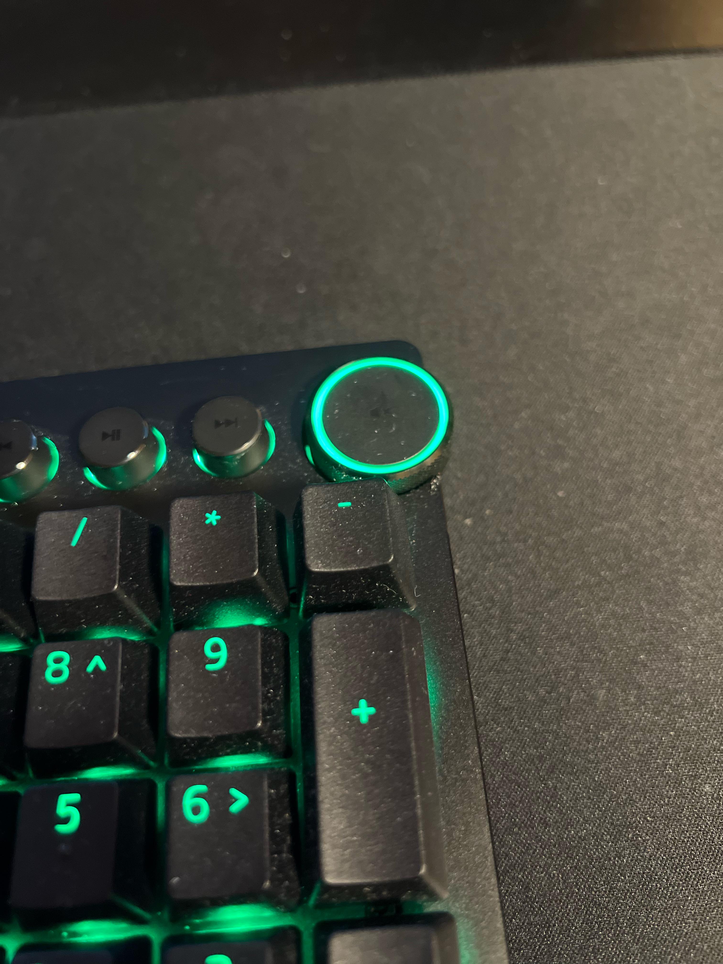 When i turn my volume button it zooms in and out on the screen instead