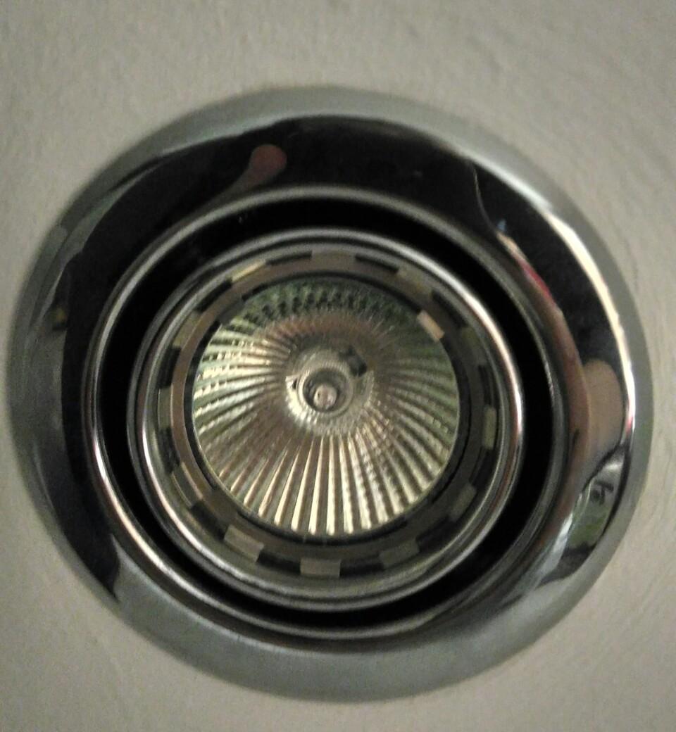 [REQUEST] Please Reddit, help me figure out how to change this ceiling