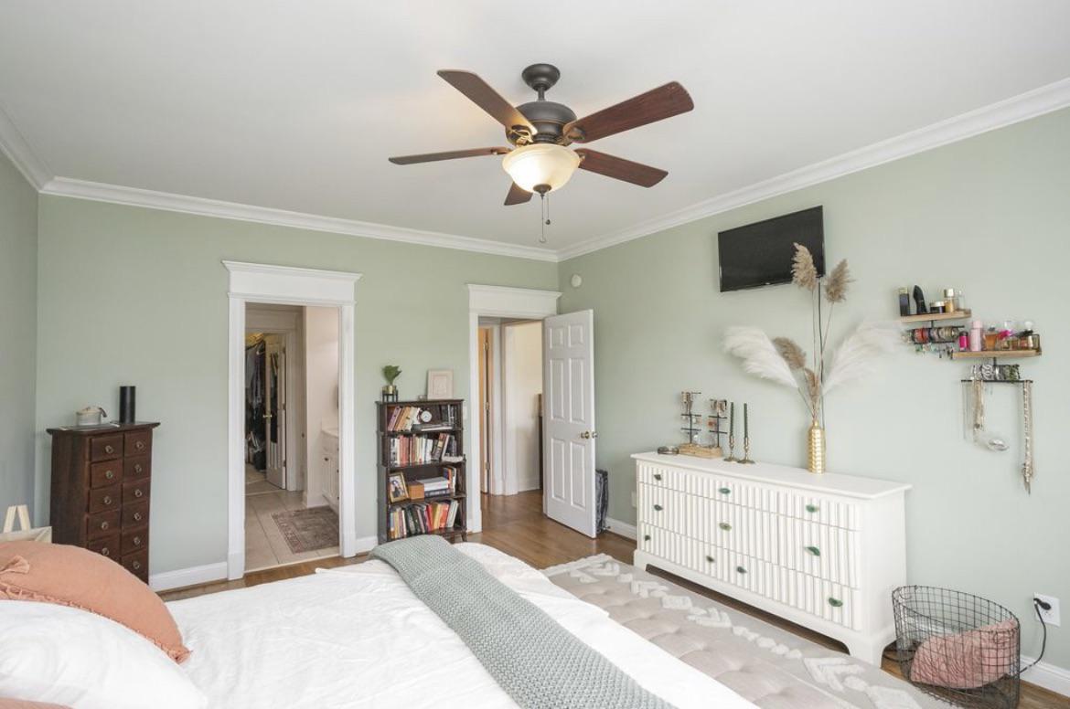 TV too high in this Zillow listing r/TVTooHigh