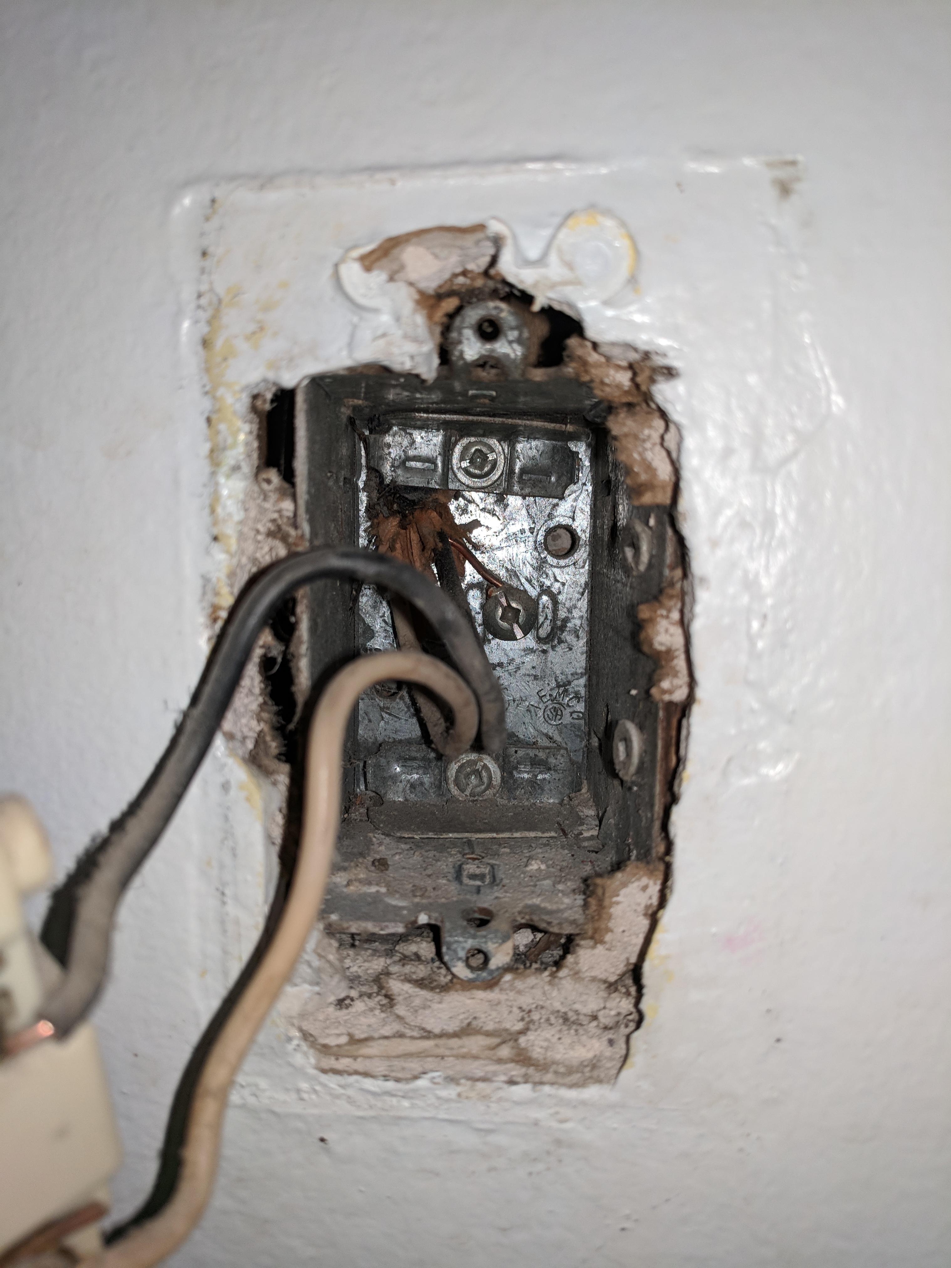 Installing GE ZWave switches. Is the screw in the back with a bare