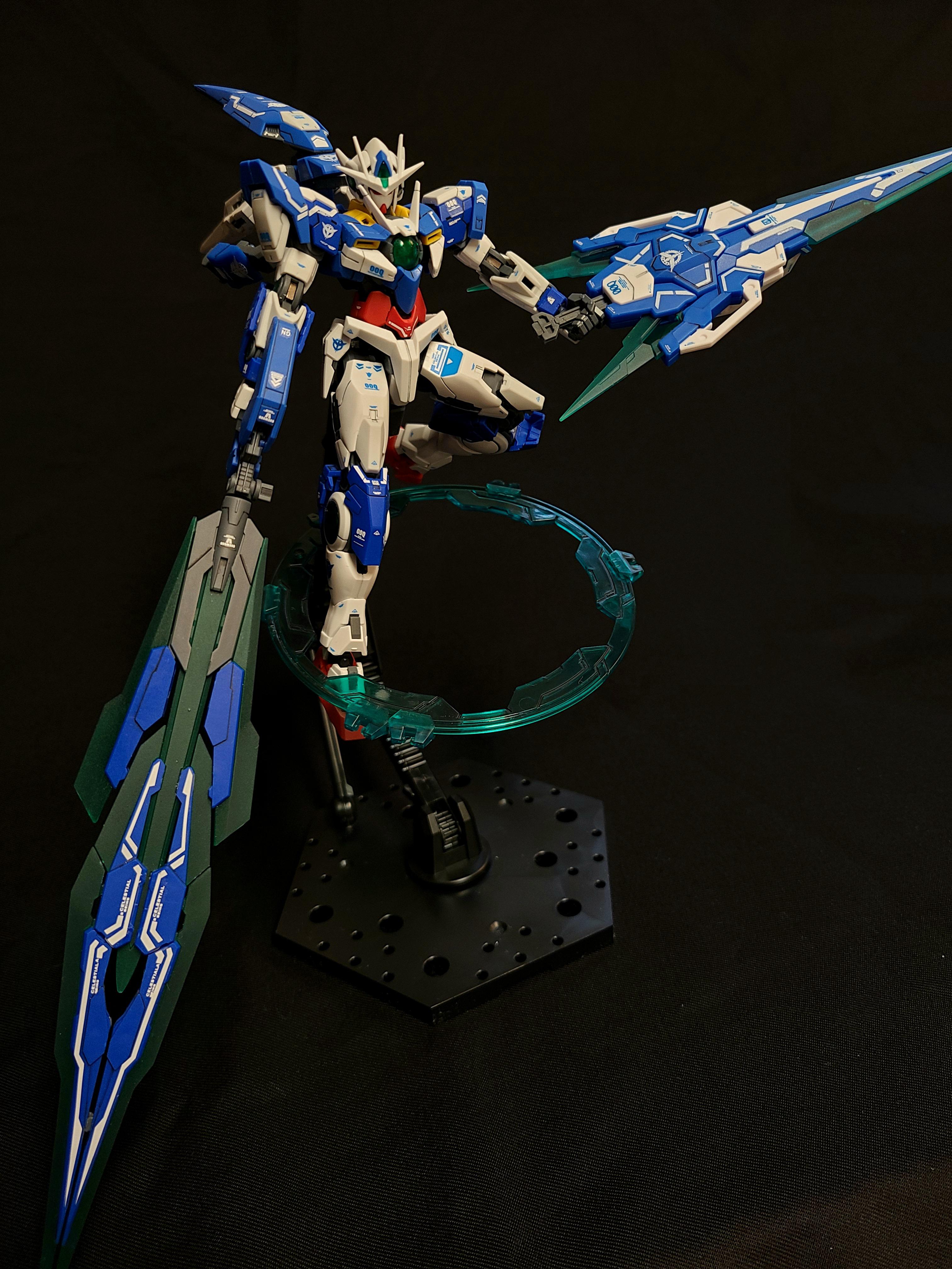 RG 00 Qan [T] Full Saber Gunpla