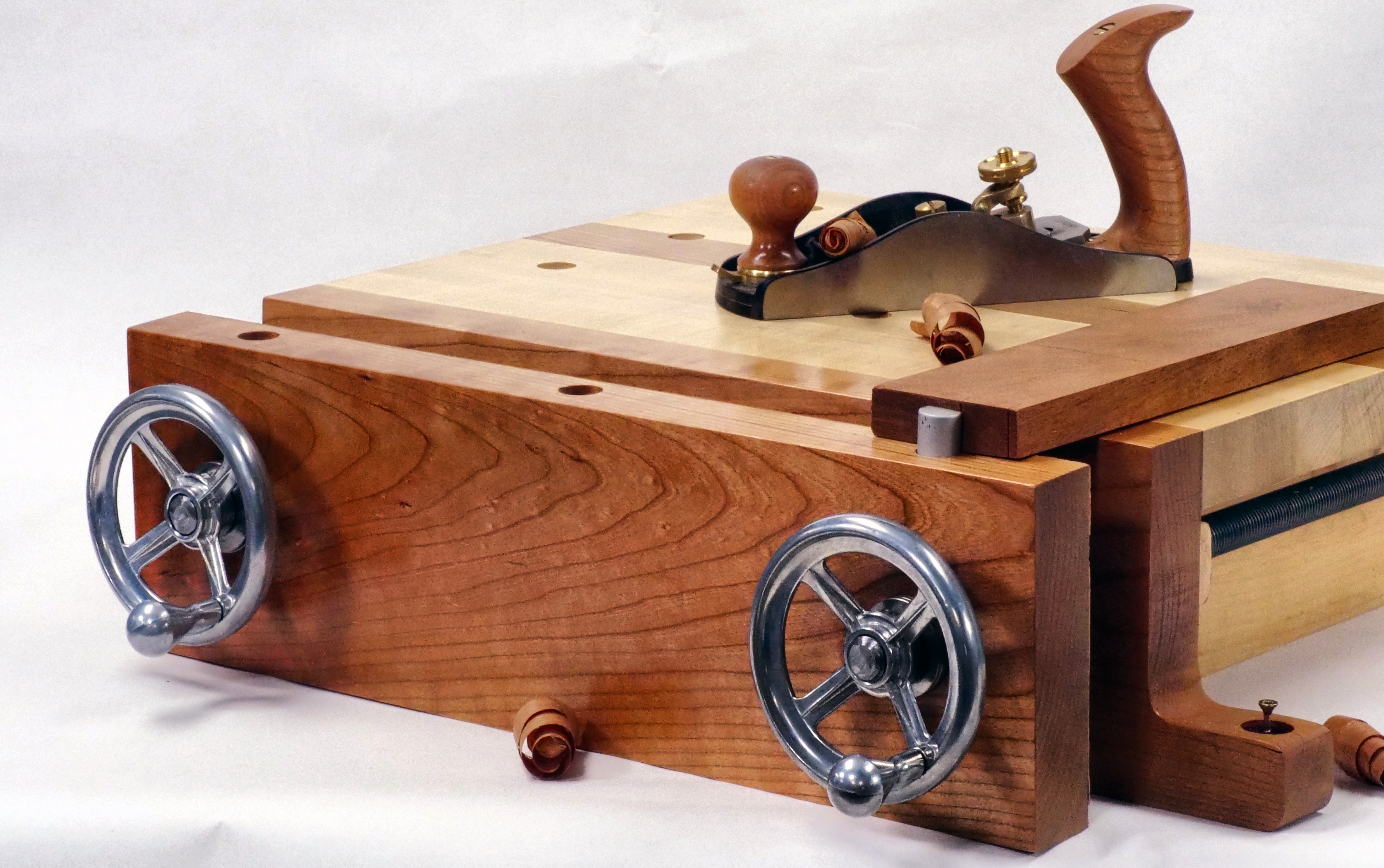 Cherry and Maple Moxon Vise I built for about 100 (build video in