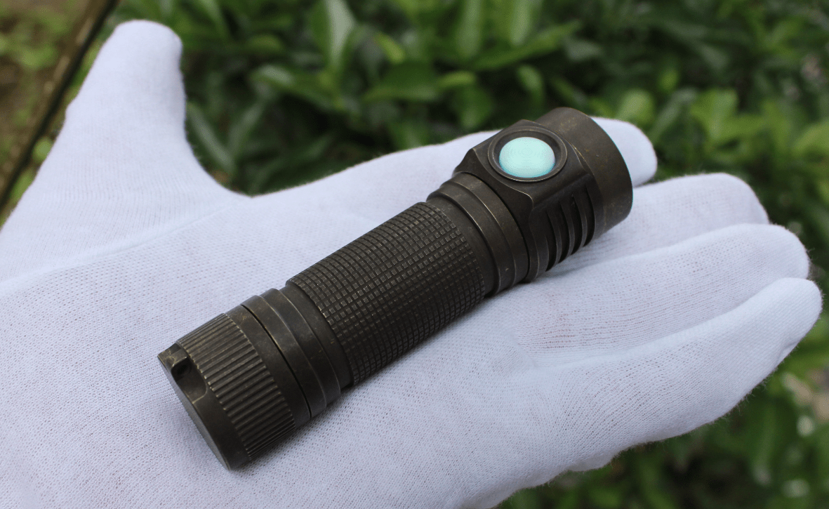 New Hank antique flavor spotted! r/flashlight